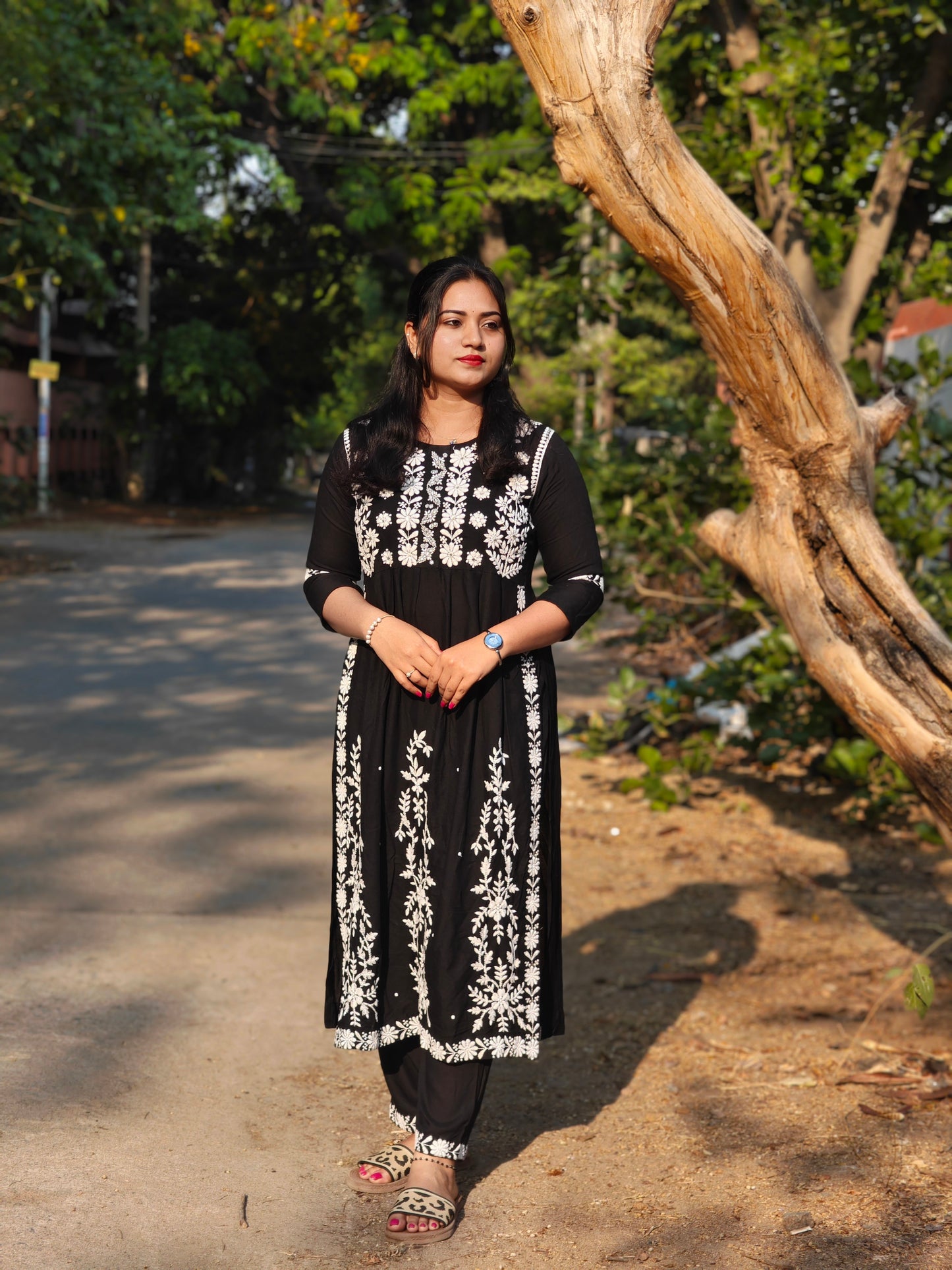 Nayra Cut Kurti With Pant