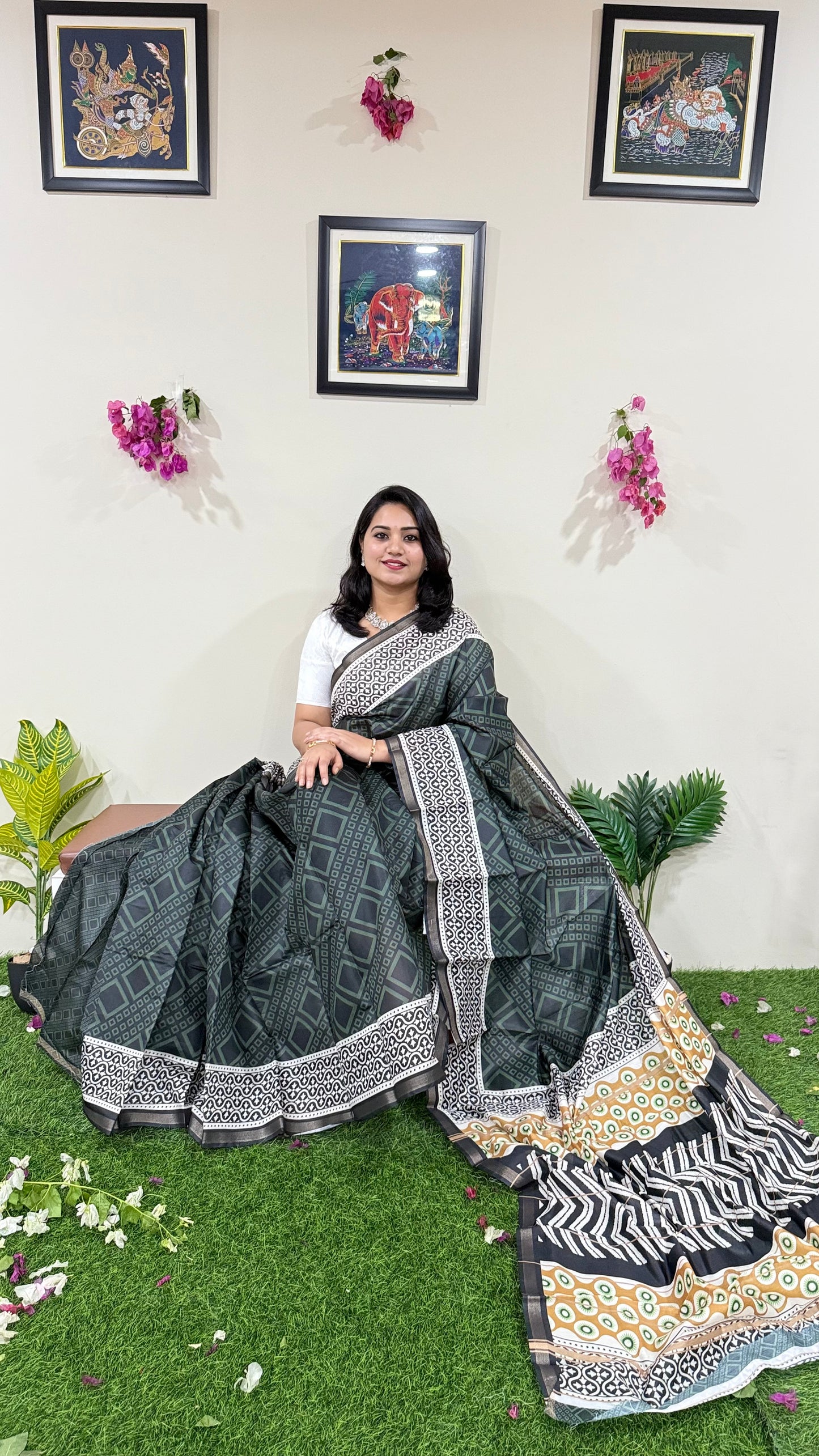 Traditional Look Soft Chanderi Silk Saree with Gold Jari Border and Attractive Digital Print