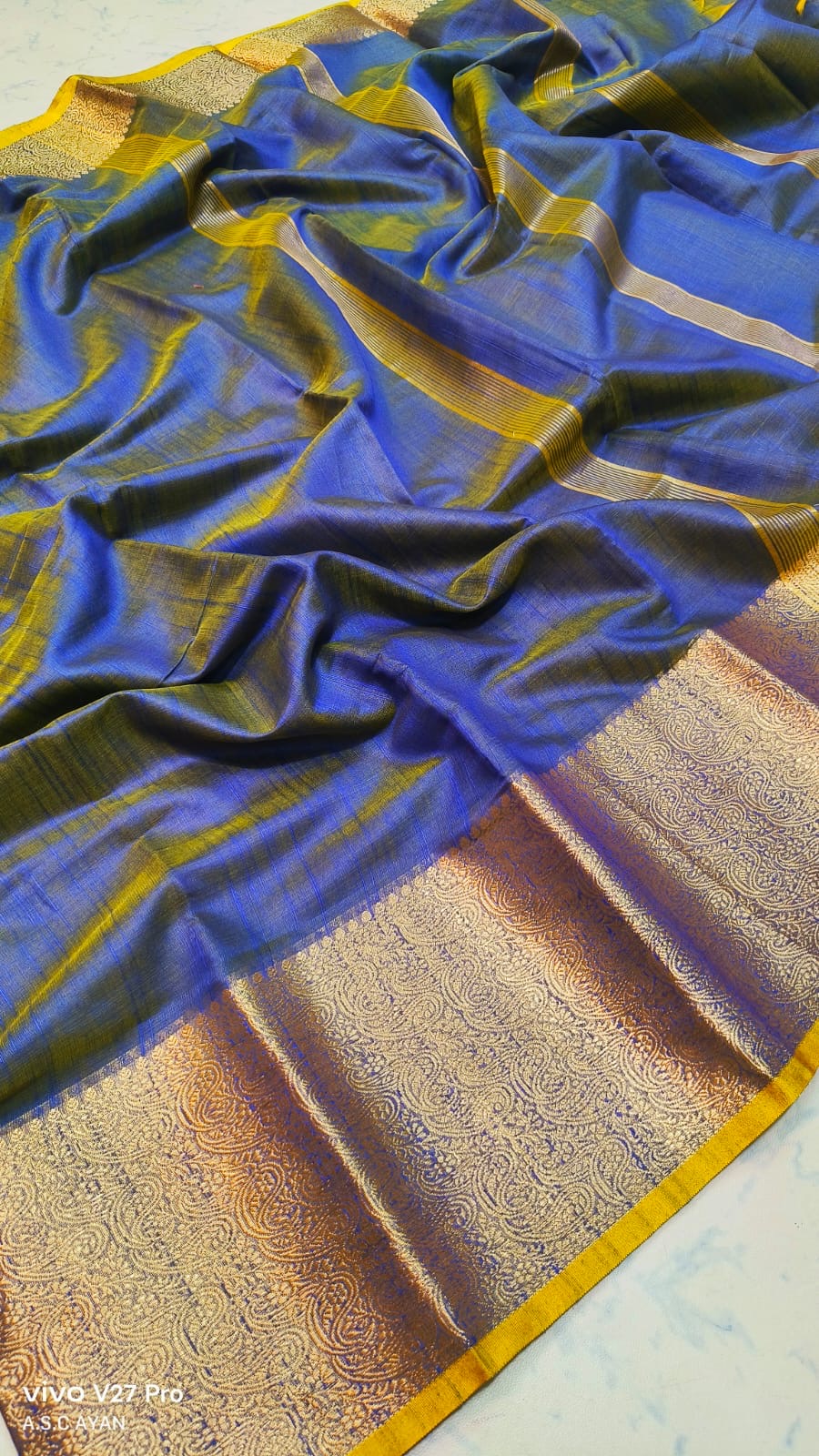 Luxurious Keshori Silk Sarees with Blouse Piece