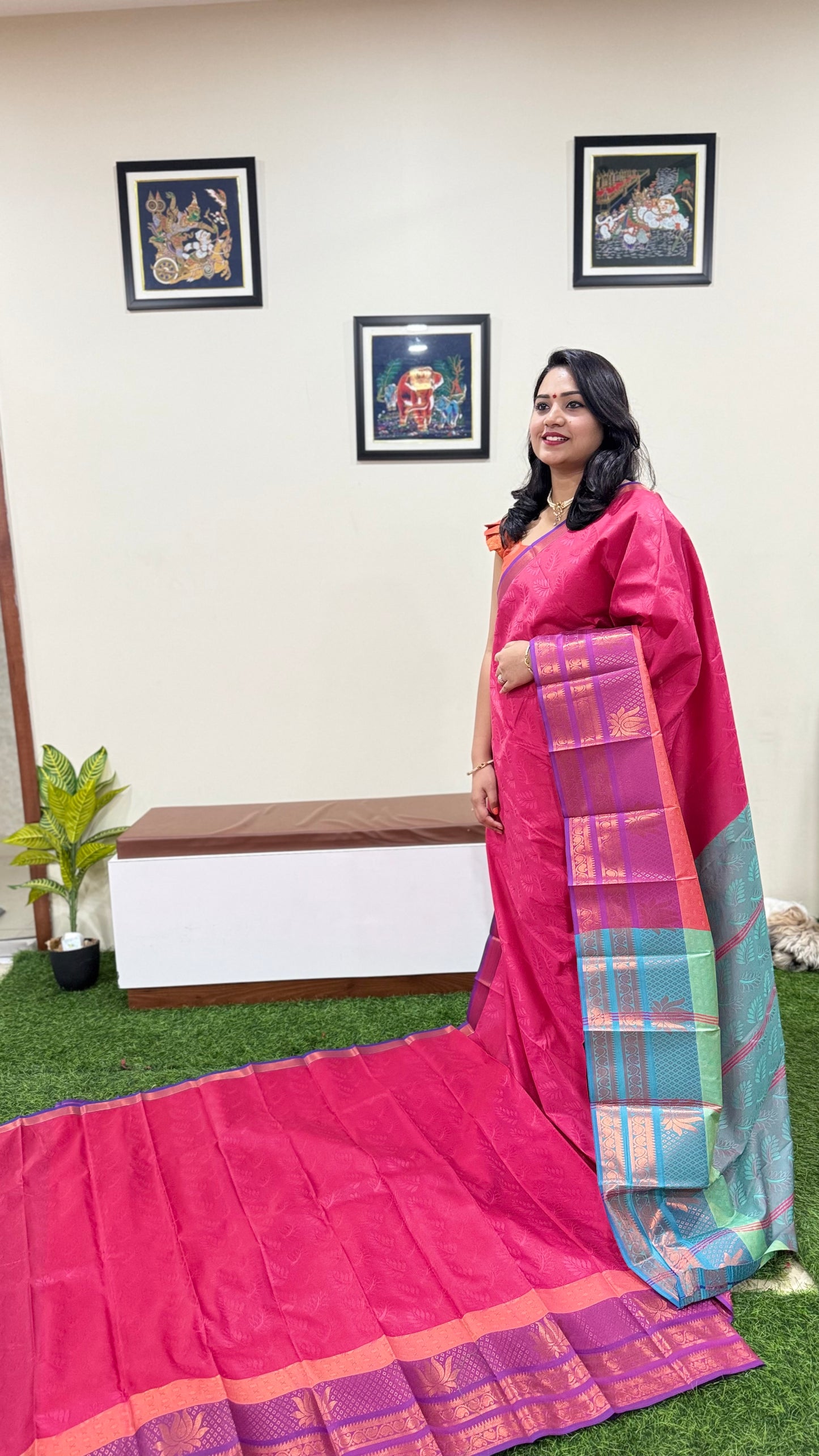 Fresh Arrival 3D Emboss Art Silk Contrast Chit Pallu