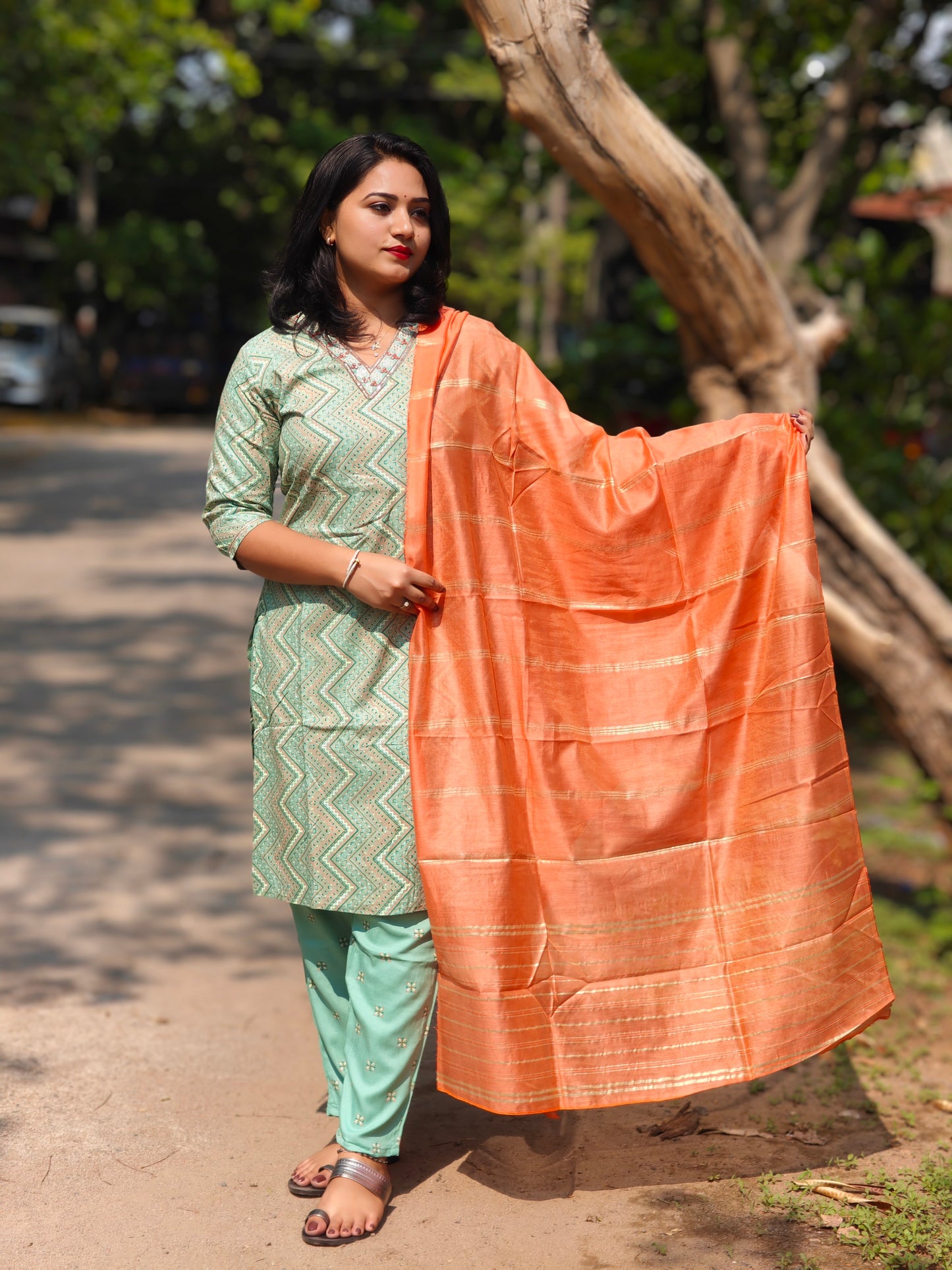 Sleek Chic: Straight Kurti Pant Dupatta Set for Effortless Style