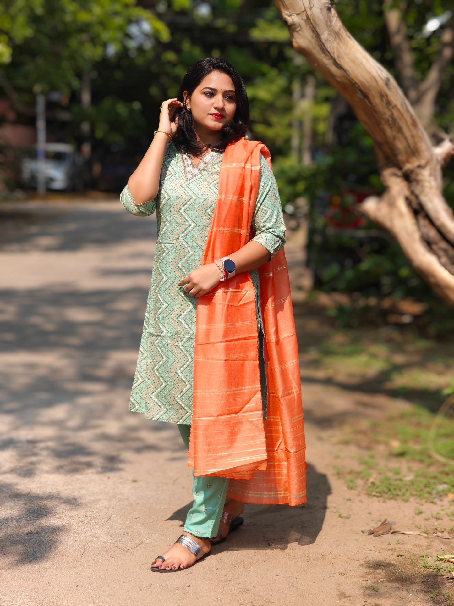 Sleek Chic: Straight Kurti Pant Dupatta Set for Effortless Style