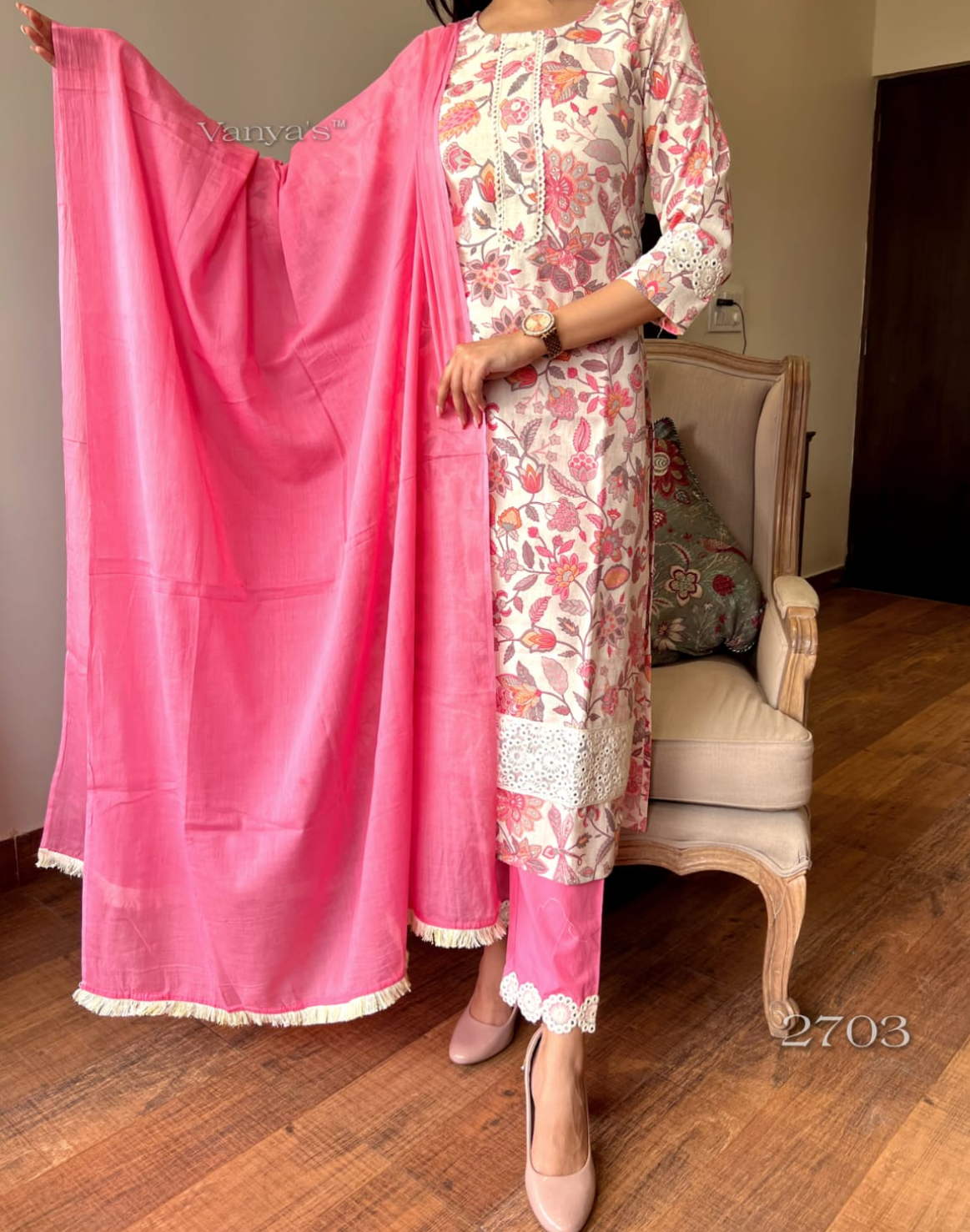 Chic Handloom Elegance: Mani's Fashion Exclusive