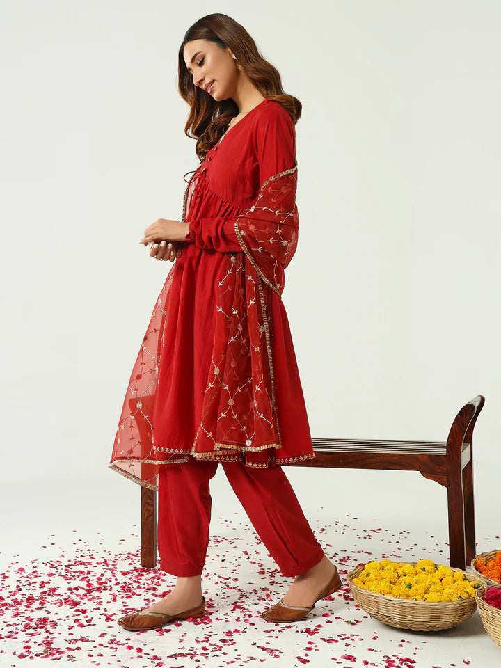 Women’s red silk blend Nayra cut kurta pant dupatta set with embroidered net dupatta – festive wear