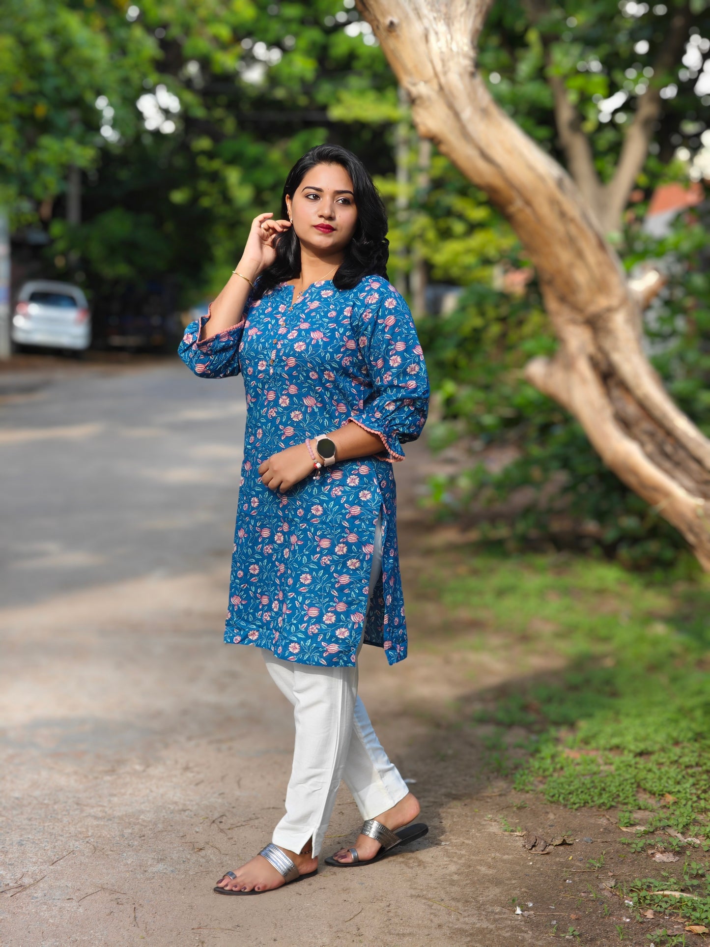 Blue Cotton Floral Print Regular Tunic 4101