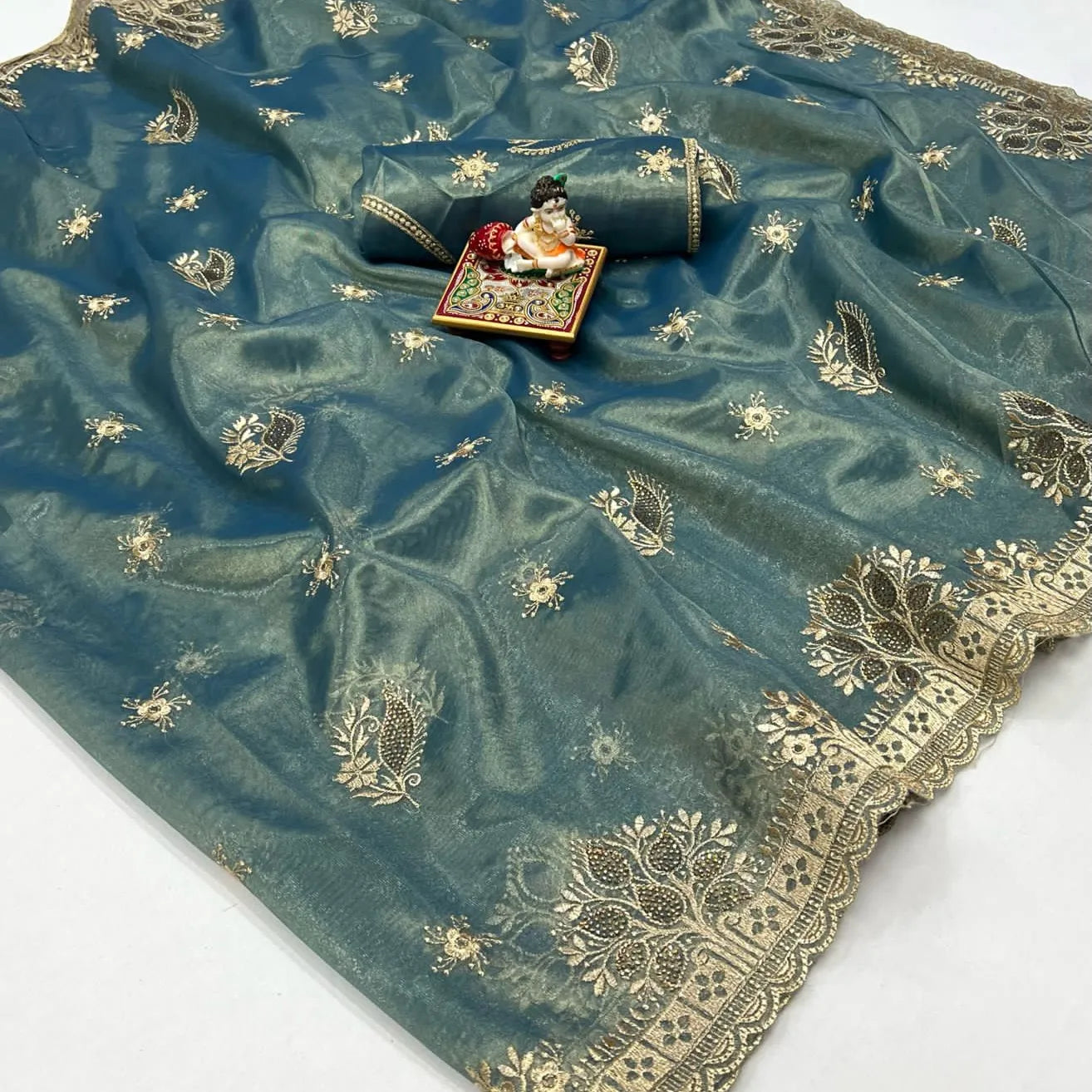 Gucci's Organza Cutwork Embroidery