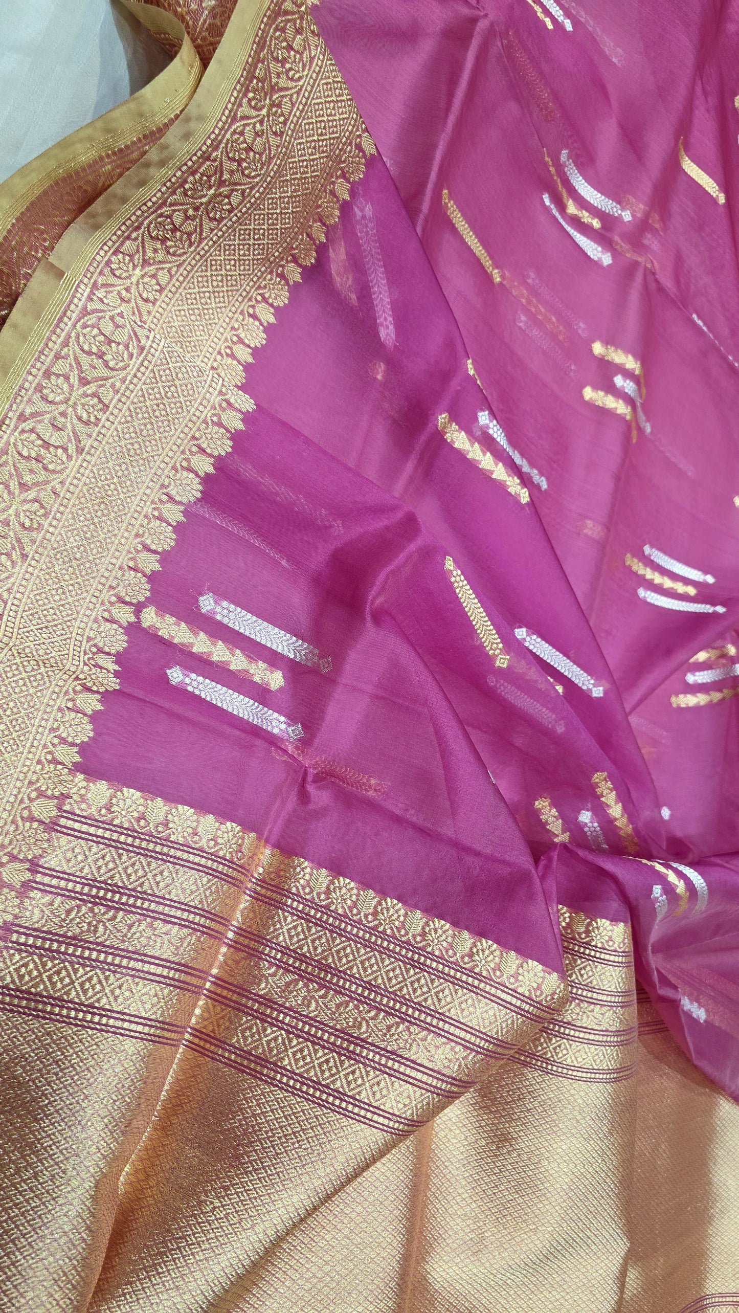 Exquisite Banarasi Kora Silk Saree with Sona Rupa Kadiyal Border and Double Kora Blouse
