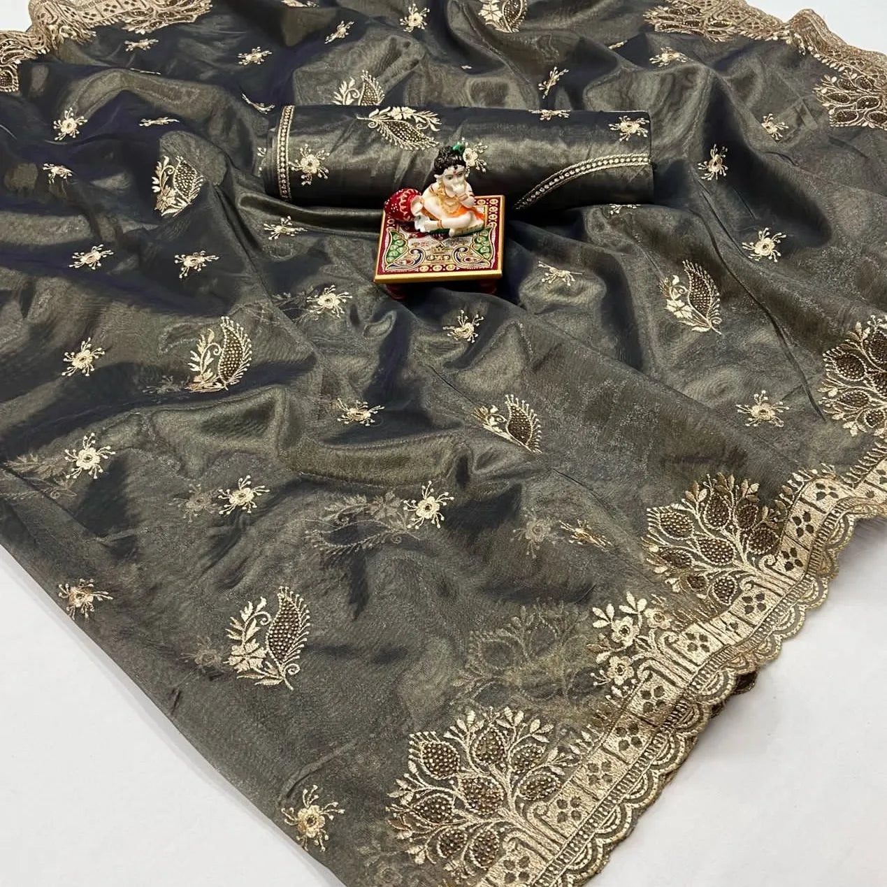 Gucci's Organza Cutwork Embroidery