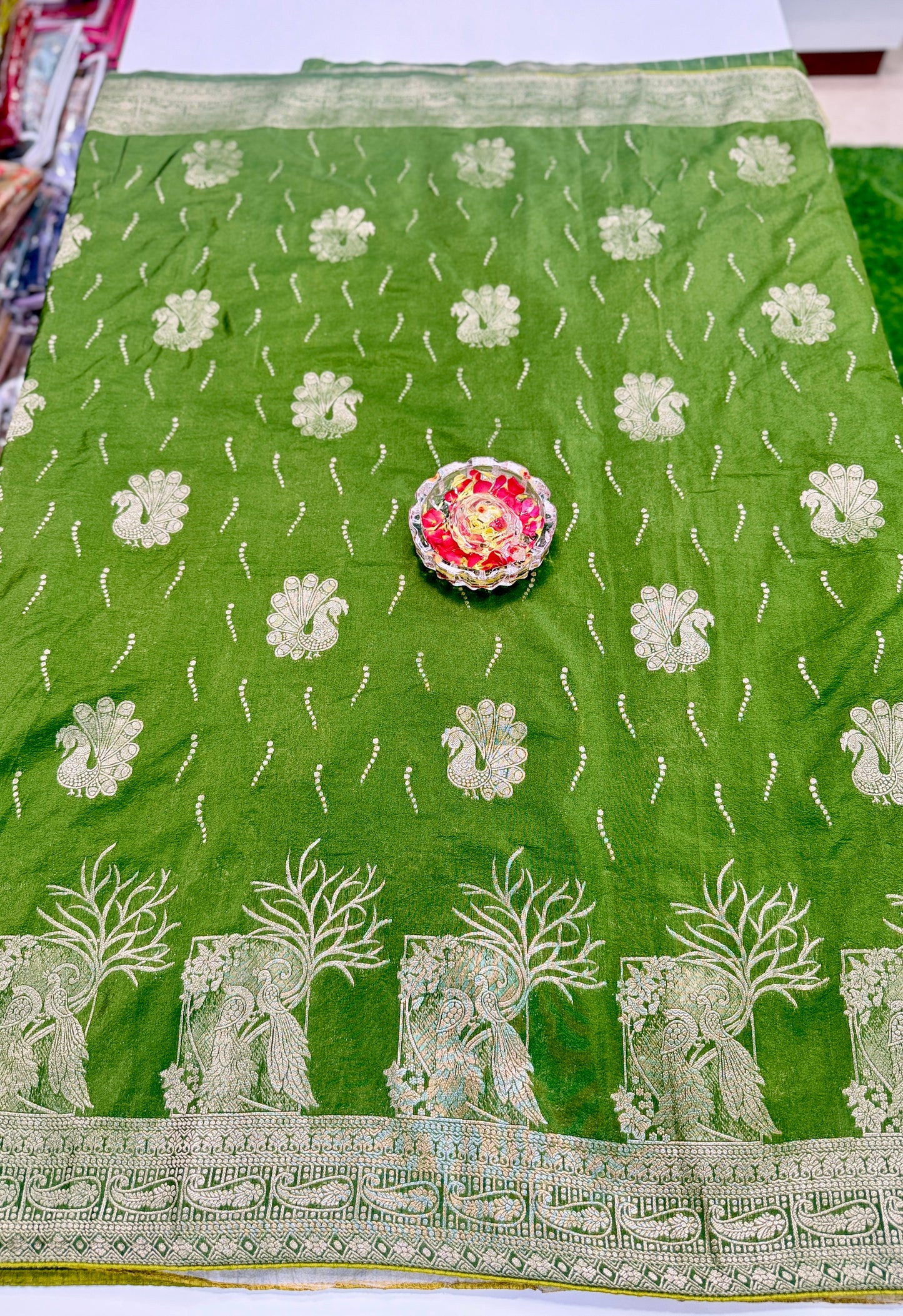 Pure Crepe Saree with Designer Contrast Blouse – Lightweight Festive Wear for Women