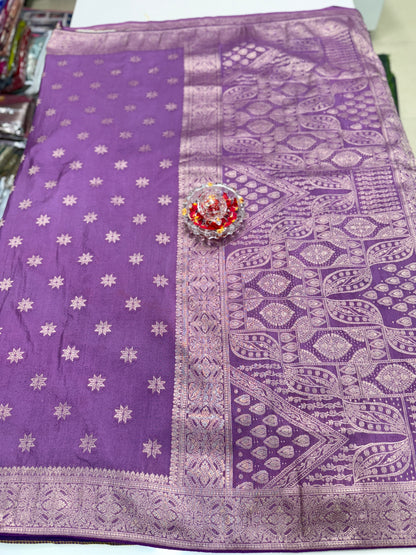 Pure Crepe Saree with Designer Contrast Blouse – Lightweight Festive Wear for Women