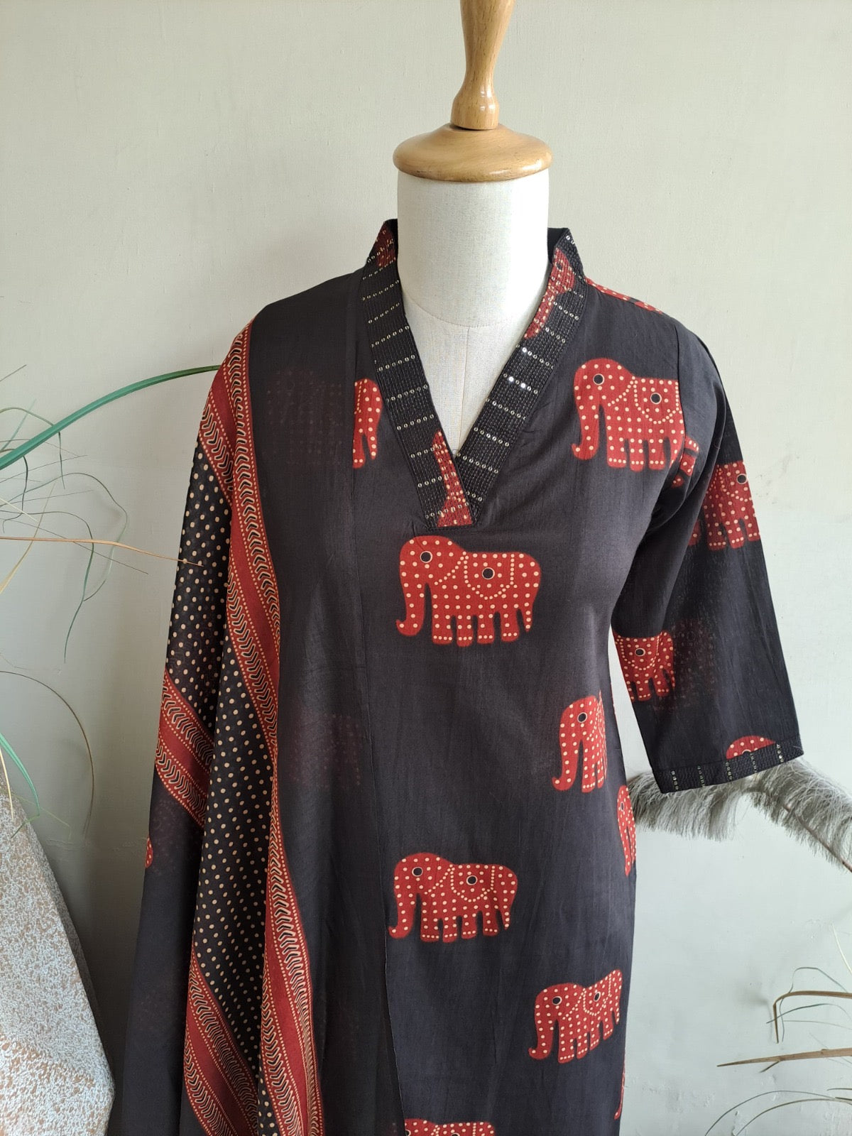 Pure Cotton Elephant Print Kurta Pant Dupatta Set for Women – Black & Red, Sizes 38–46