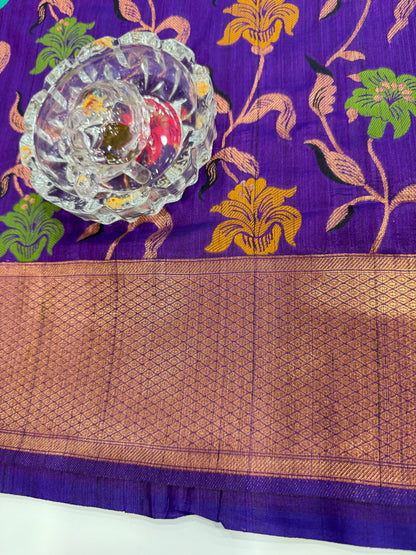 Soft silk saree with woven floral zari border and contrast pallu for women