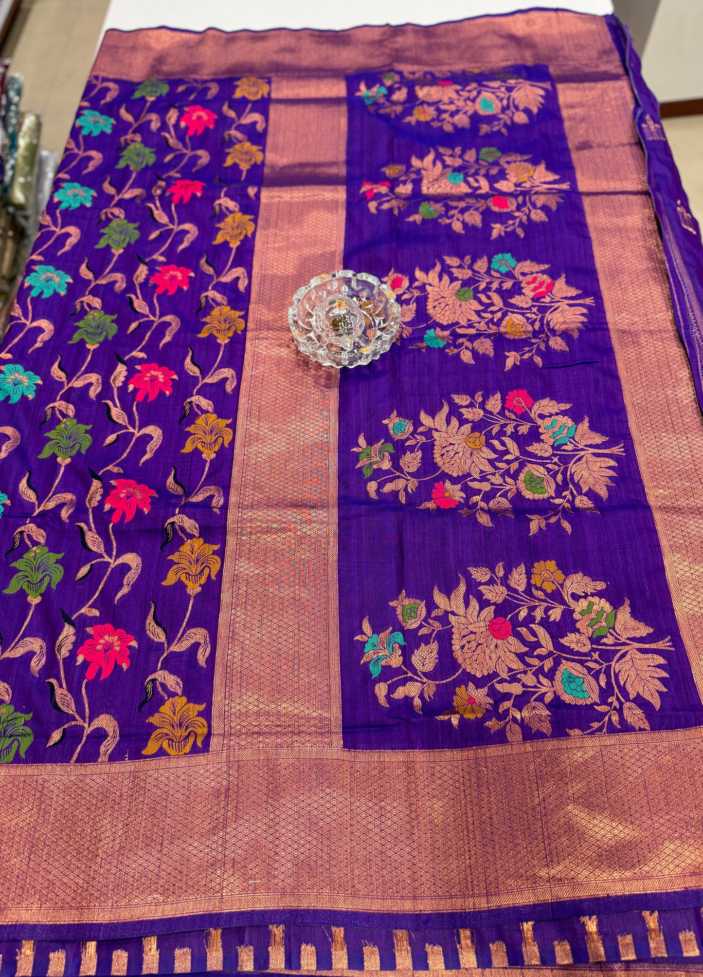 Soft silk saree with woven floral zari border and contrast pallu for women