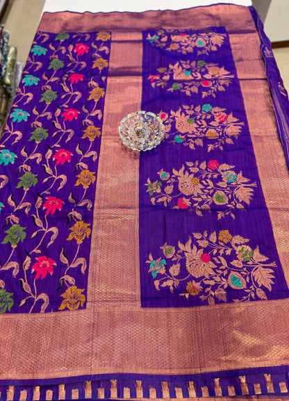 Soft silk saree with woven floral zari border and contrast pallu for women