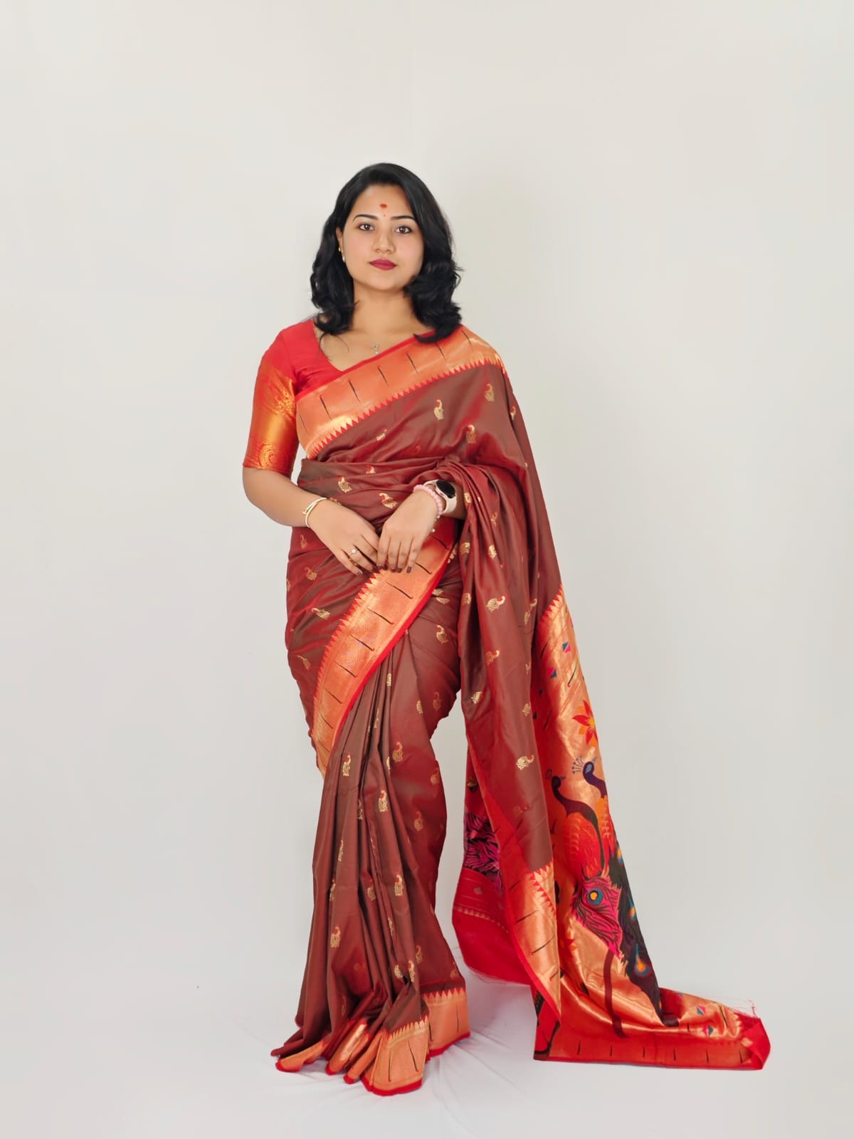 Timeless Elegance: Classic Paithani Saree Ensemble, Yours for the Taking