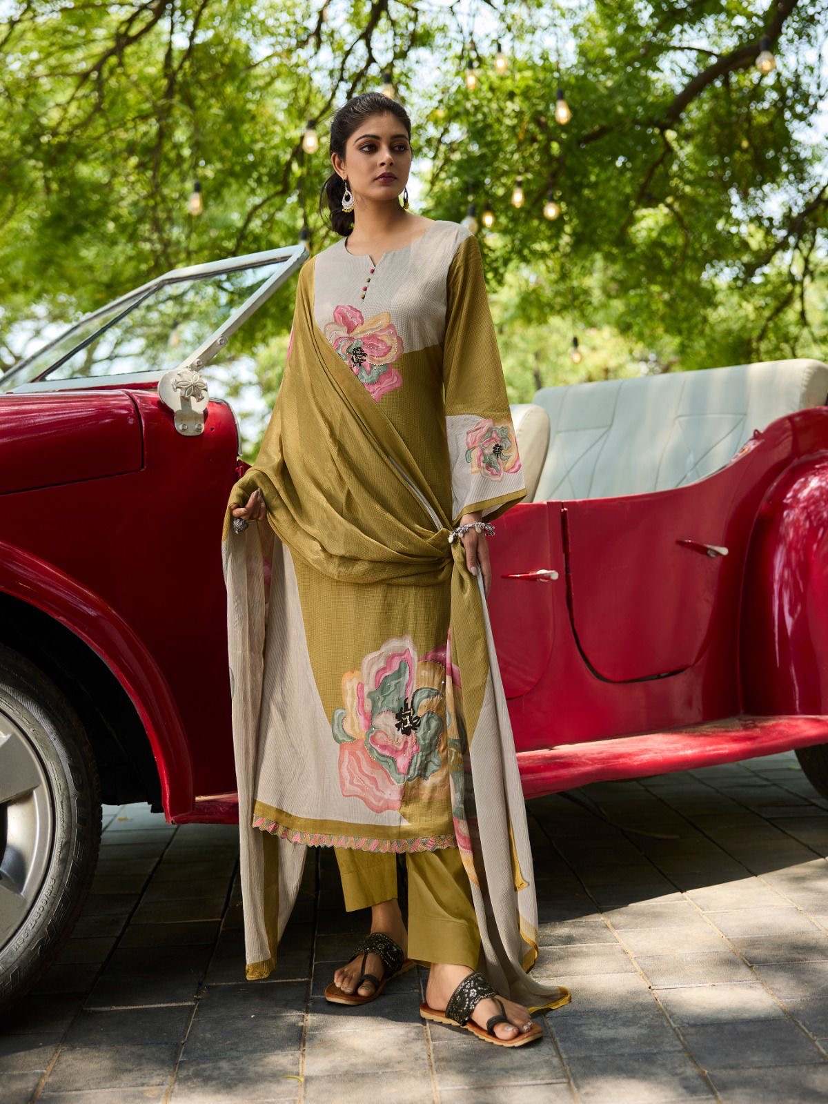 Bamberg Muslin digital print and handwork Unstitched Dress material