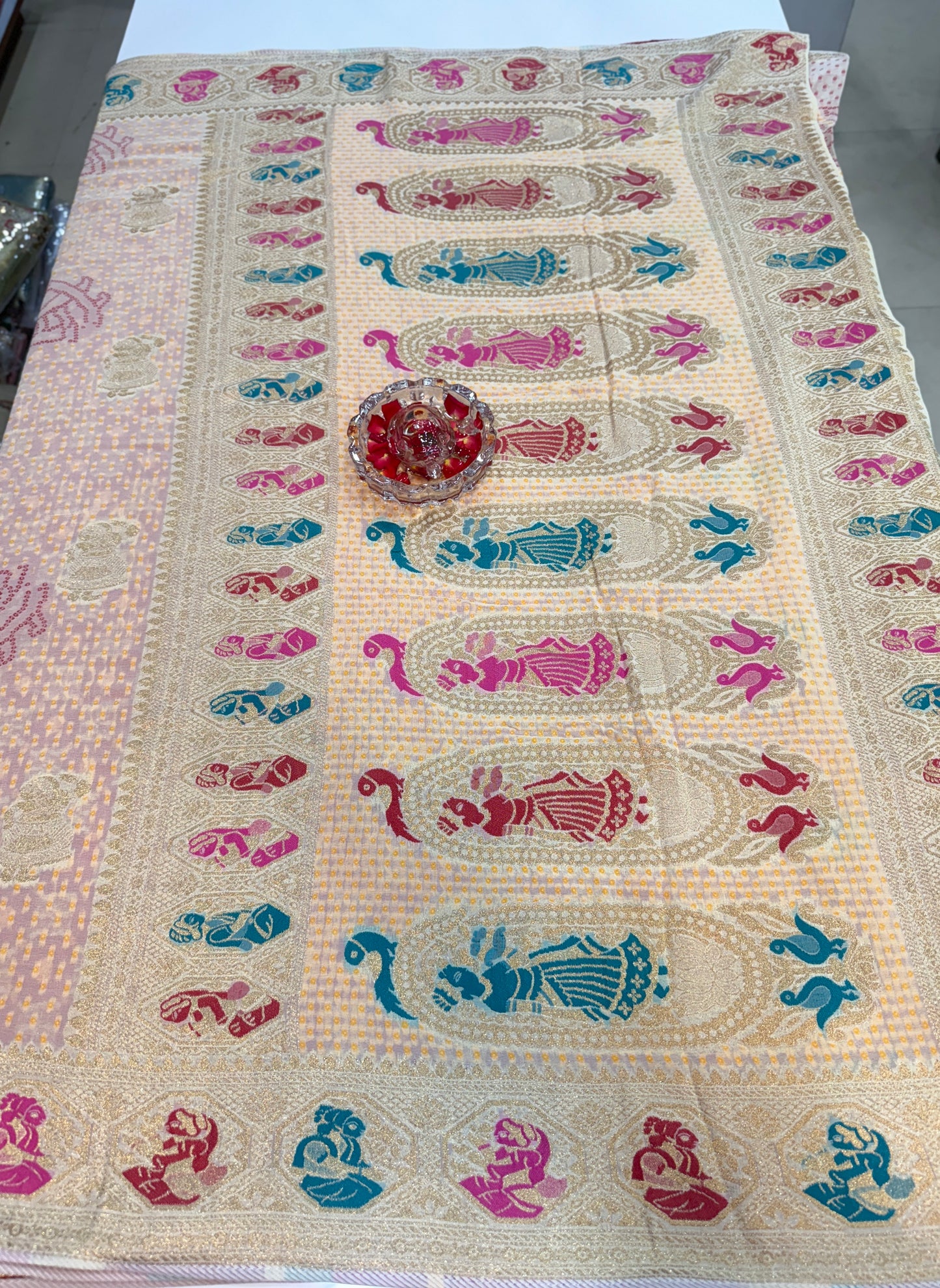 Pure Kaddi Georgette Zari Weaving Saree in Ivory Cream with Multi-Colour Meenakari-Style Floral Design – Festive and Wedding Wear Saree for Women