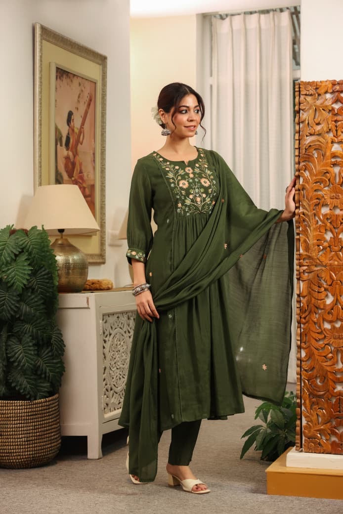 Mul Chanderi Kurta Pant Dupatta Set with Embroidery Work – Women’s Ethnic Wear (Sizes M–3XL)