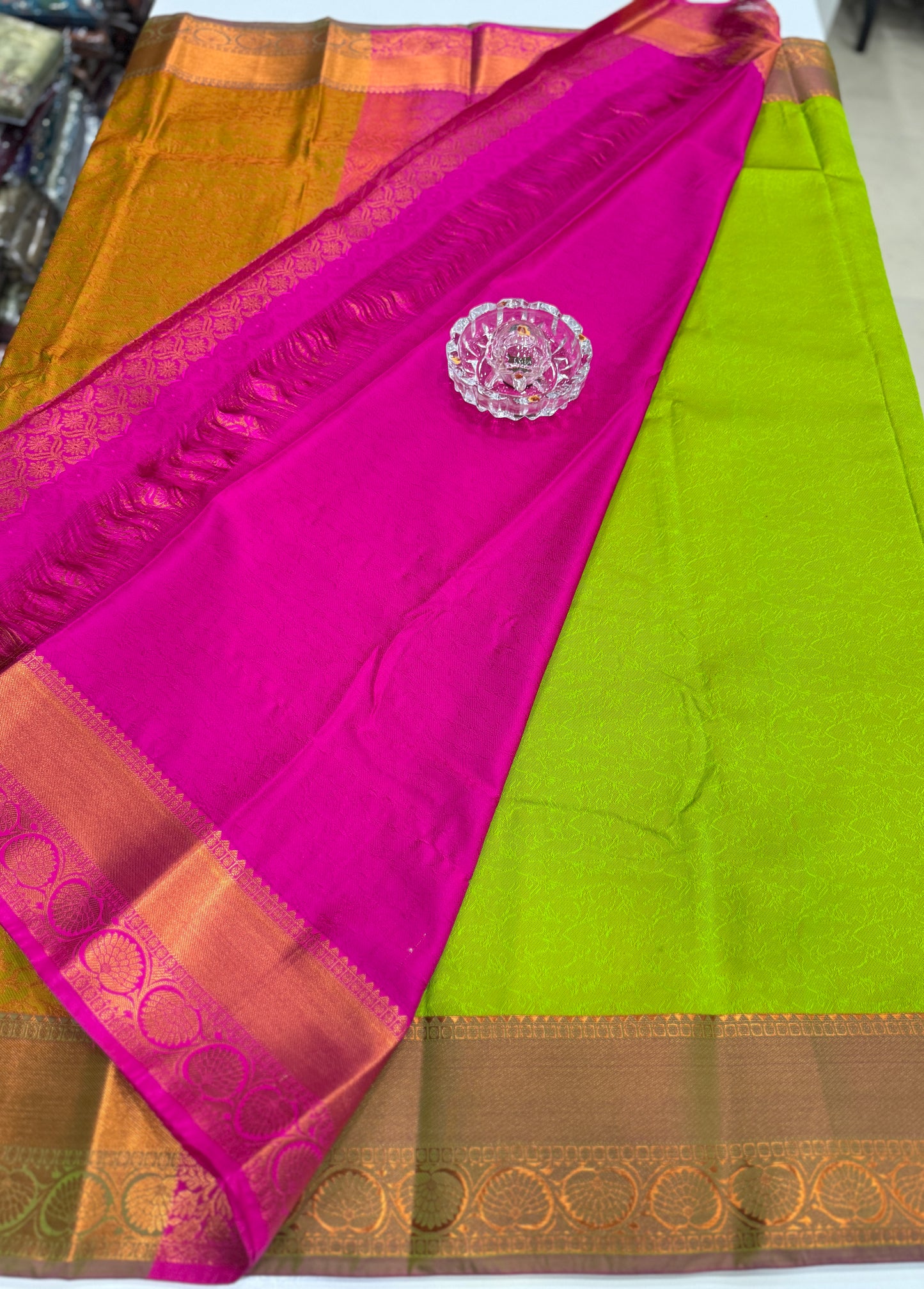 Soft Silk Saree with Samutrika Weaving and Contrast Zari Border for Women – Lightweight Festive Wear Saree