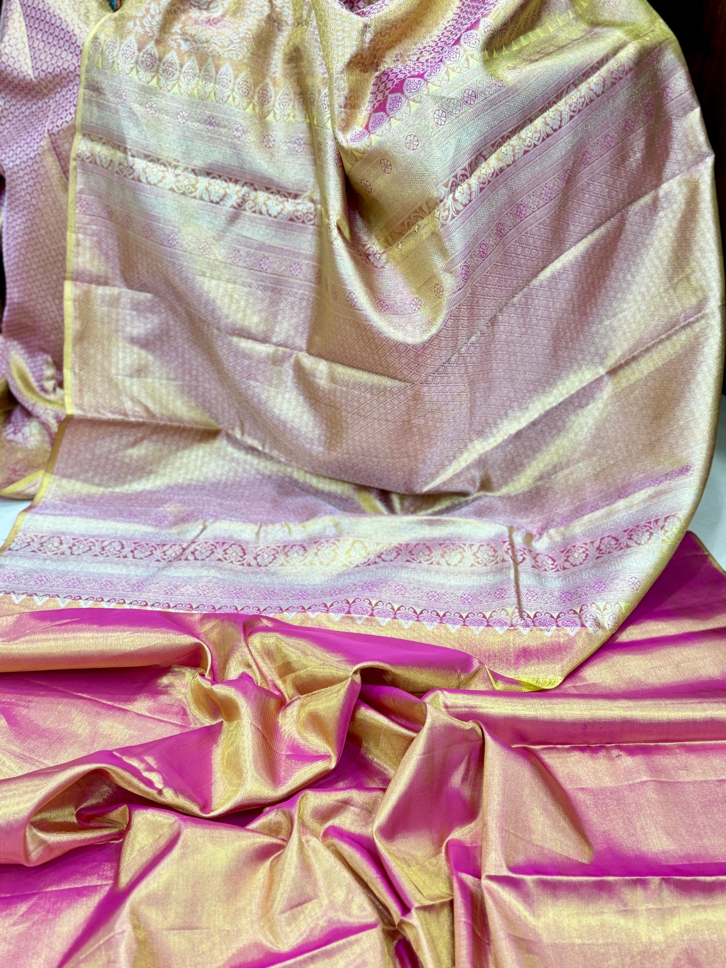 Borderless Pure Silk Handloom Saree in Ivory Gold with Zari Weaving – Festive Collection