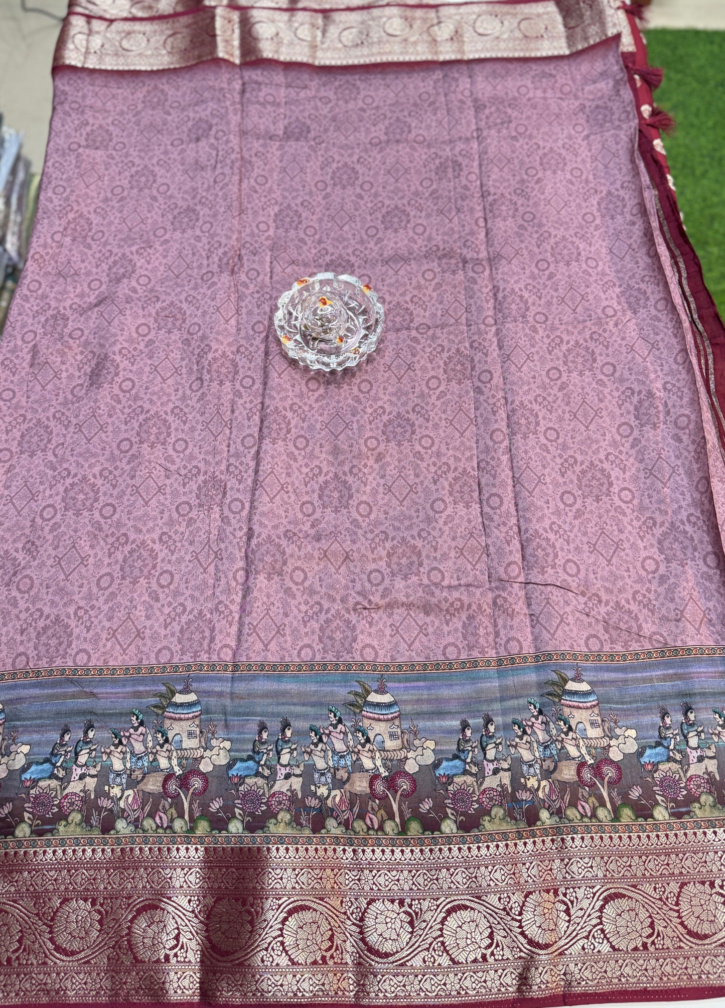 Russian Viscose Crepe Silk Chittpallu Saree with Heritage Print and Zari Border for Women