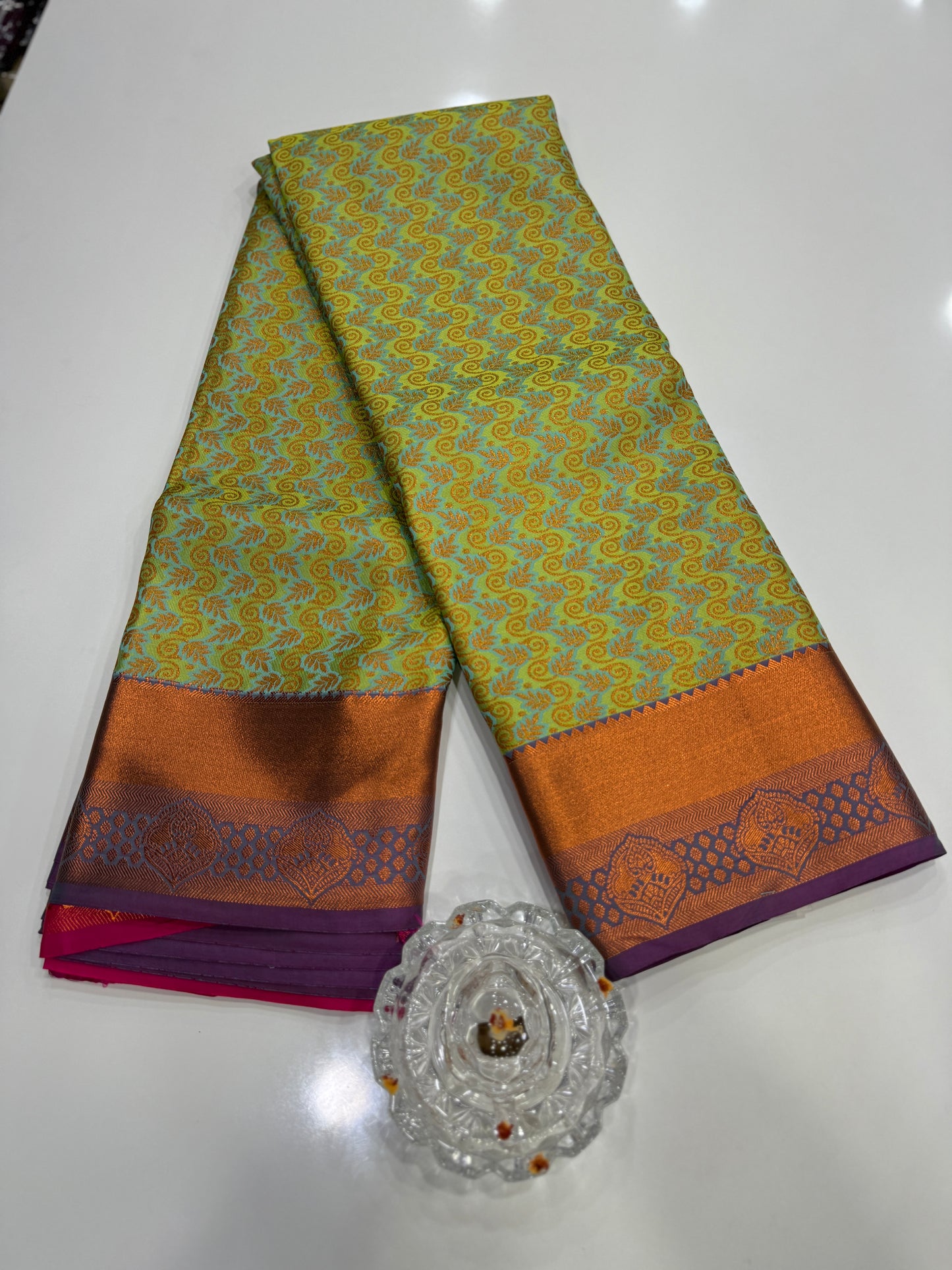 Soft Silk Saree with Samutrika Weaving and Contrast Zari Border for Women – Lightweight Festive Wear Saree