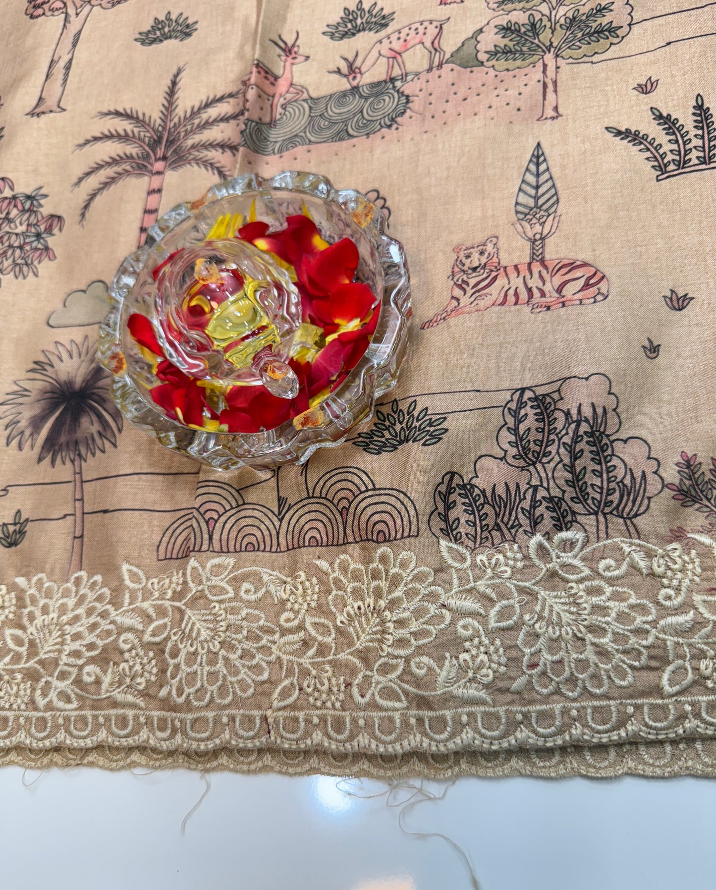 Ernakulam Silk-Blend Embroidered Saree with Printed Design and Lace Border – Festive Wear for Women