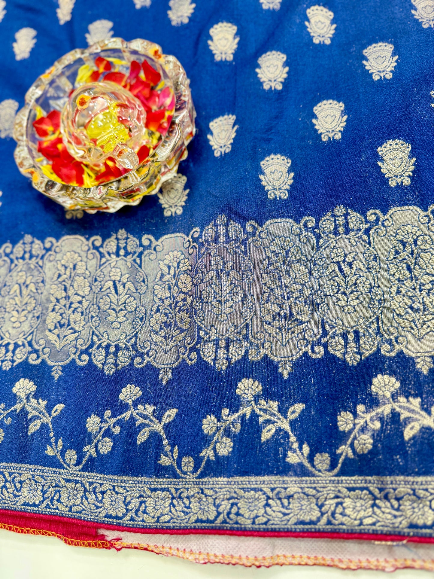 Pure Crepe Saree with Designer Contrast Blouse – Lightweight Festive Wear for Women