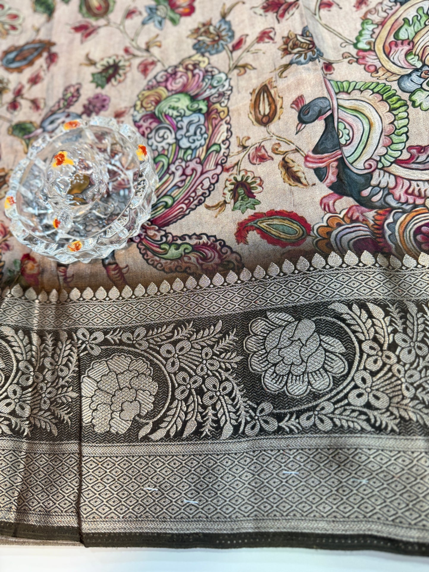 Russian Viscose Crepe Silk Chittpallu Saree with Heritage Print and Zari Border for Women