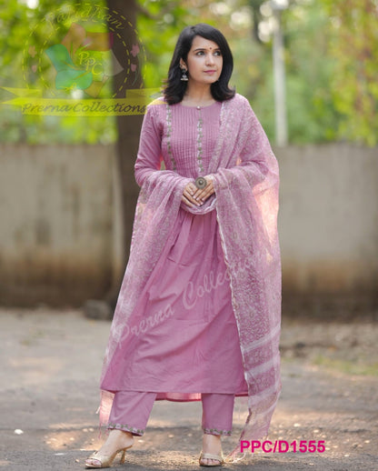 Look Classy and Beautiful in Our Cotton Set with Pintex Work