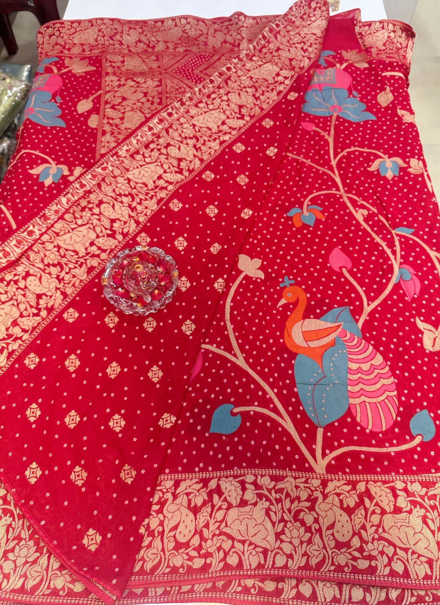 Pure Kaddi Georgette Zari Weaving Saree in Crimson Red with Traditional Floral Jaal and Rich Border – Festive & Wedding Wear Saree for Women