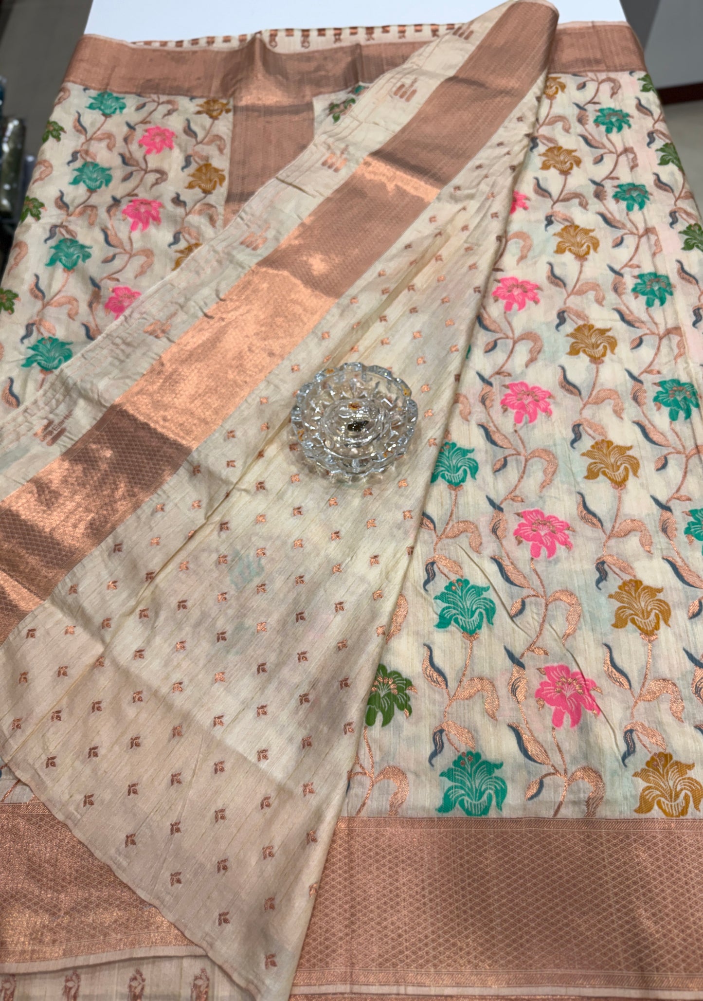 Soft silk saree with woven floral zari border and contrast pallu for women