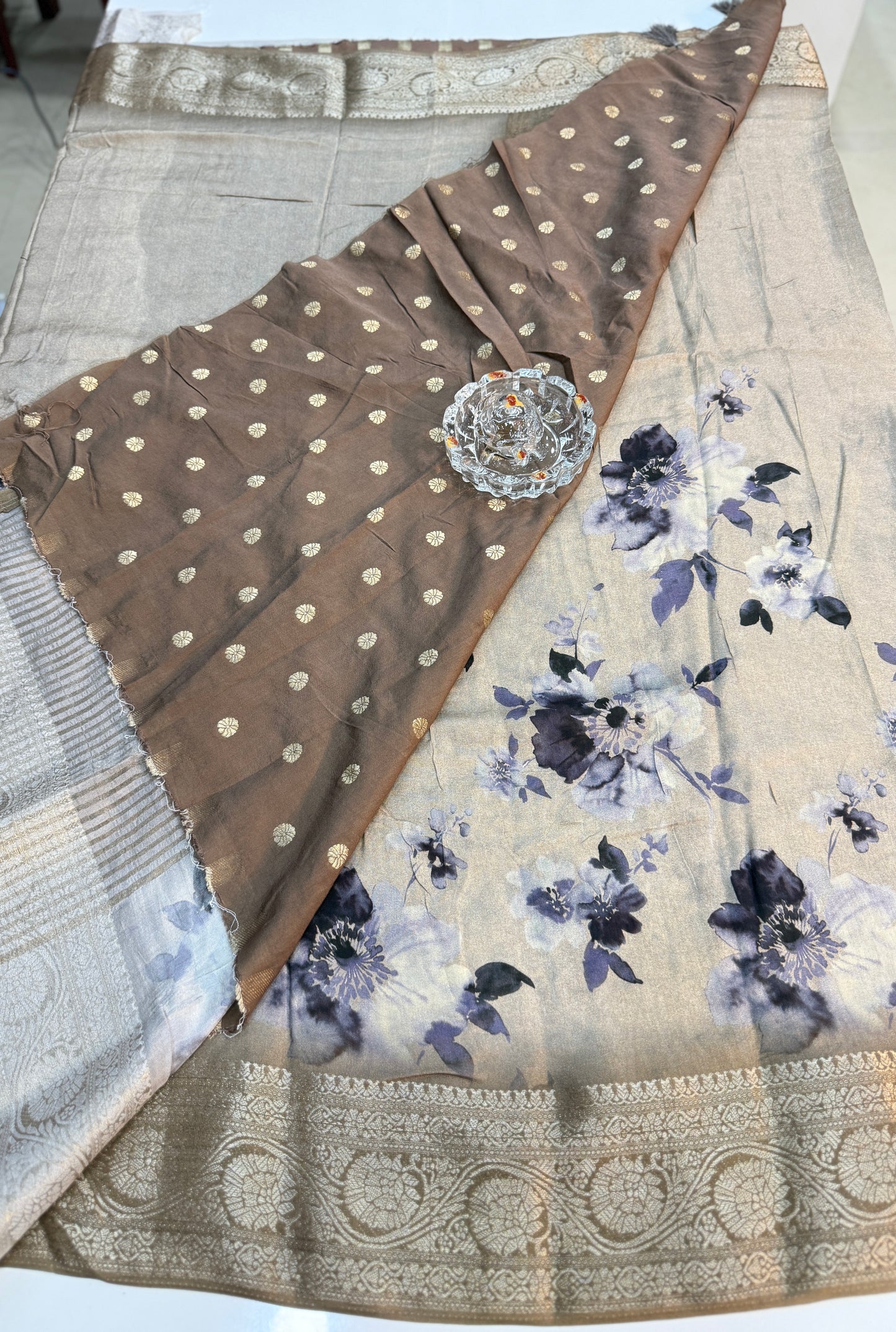 Russian Viscose Crepe Silk Chittpallu Saree with Heritage Print and Zari Border for Women