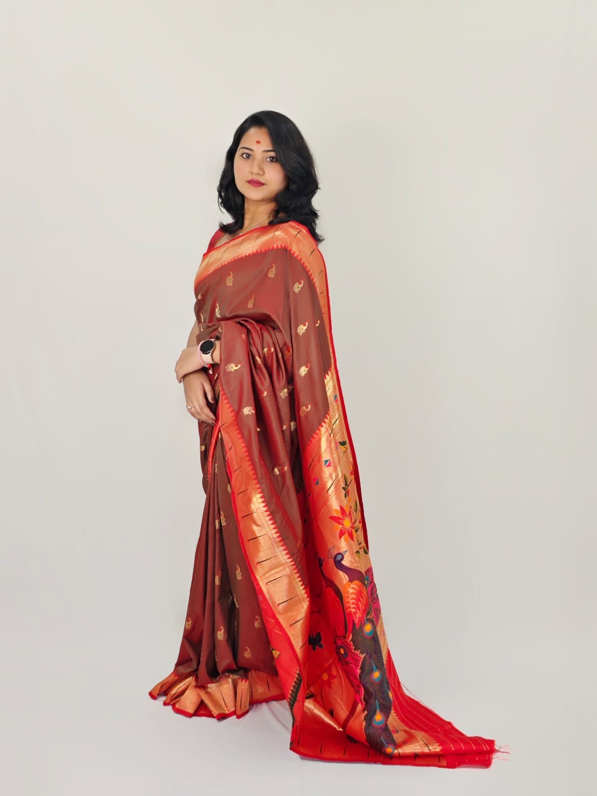 Timeless Elegance: Classic Paithani Saree Ensemble, Yours for the Taking