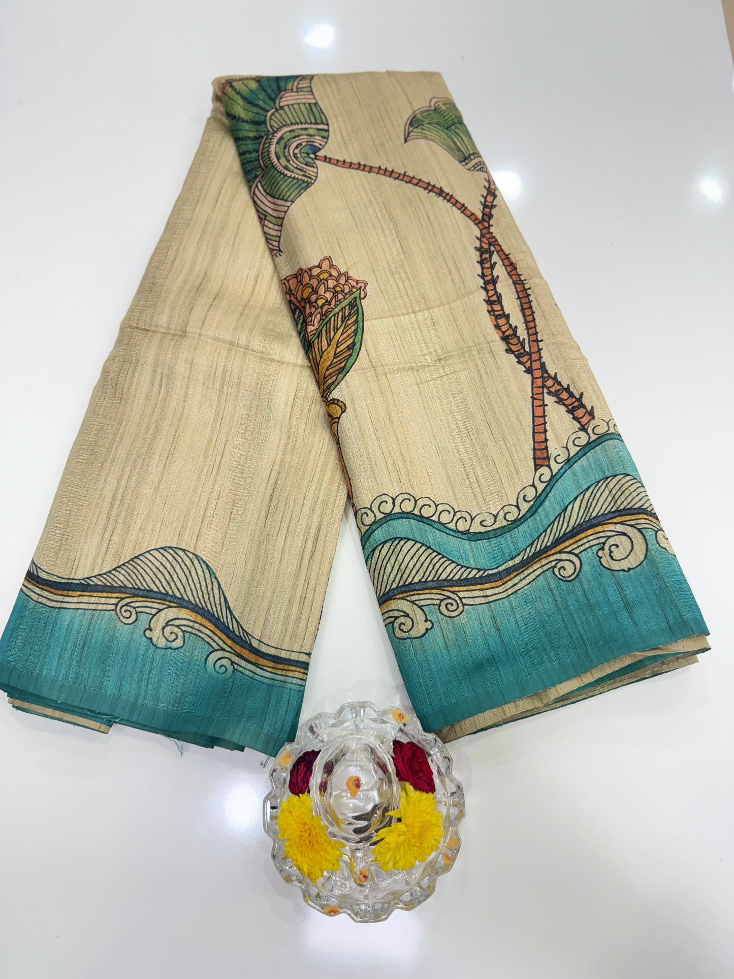 Silk Blend Printed Saree with Traditional Art Motifs and Glossy Texture – Festive Wear for Women