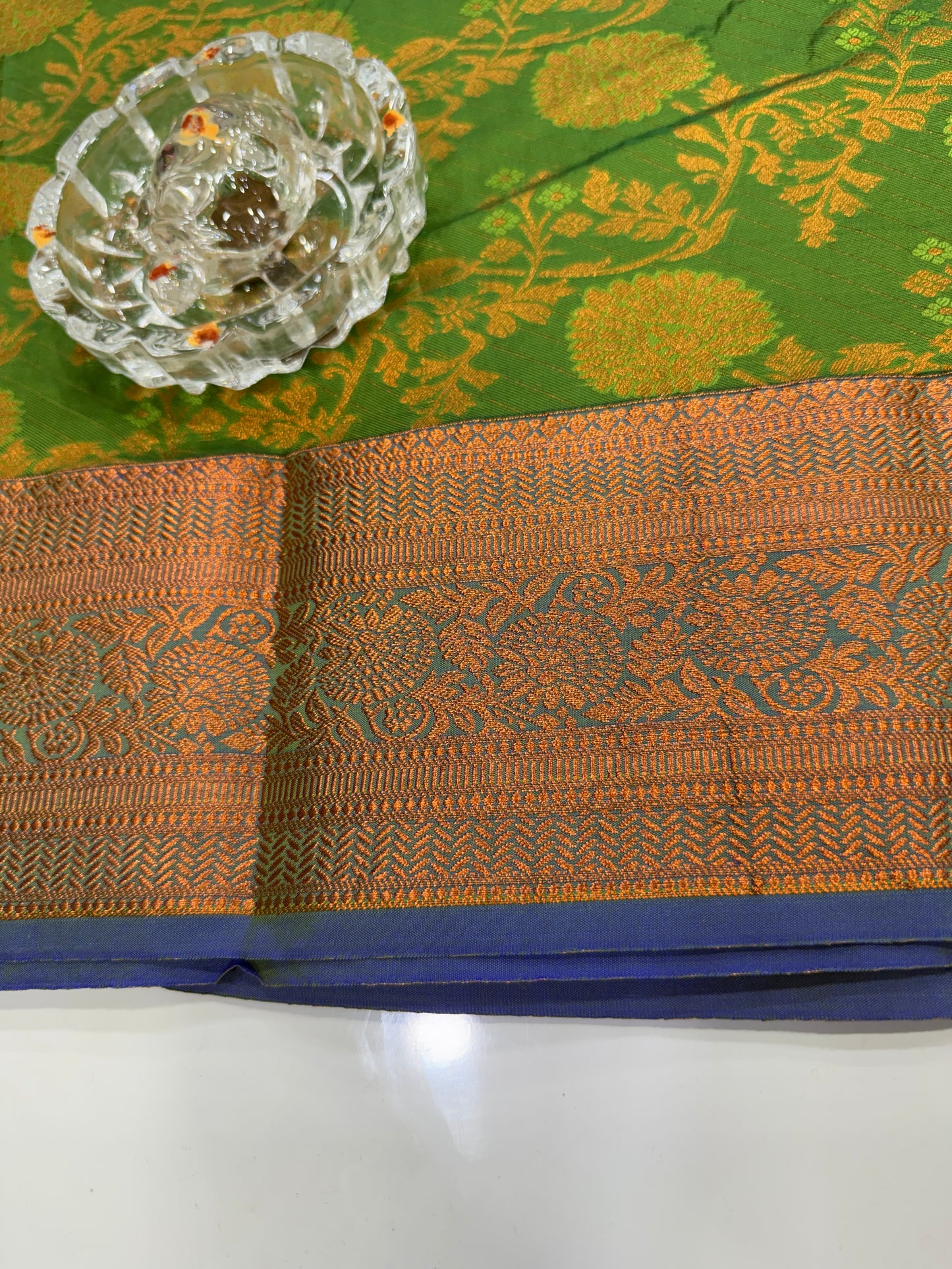 Soft Silk Saree with Samutrika Weaving and Contrast Zari Border for Women – Lightweight Festive Wear Saree