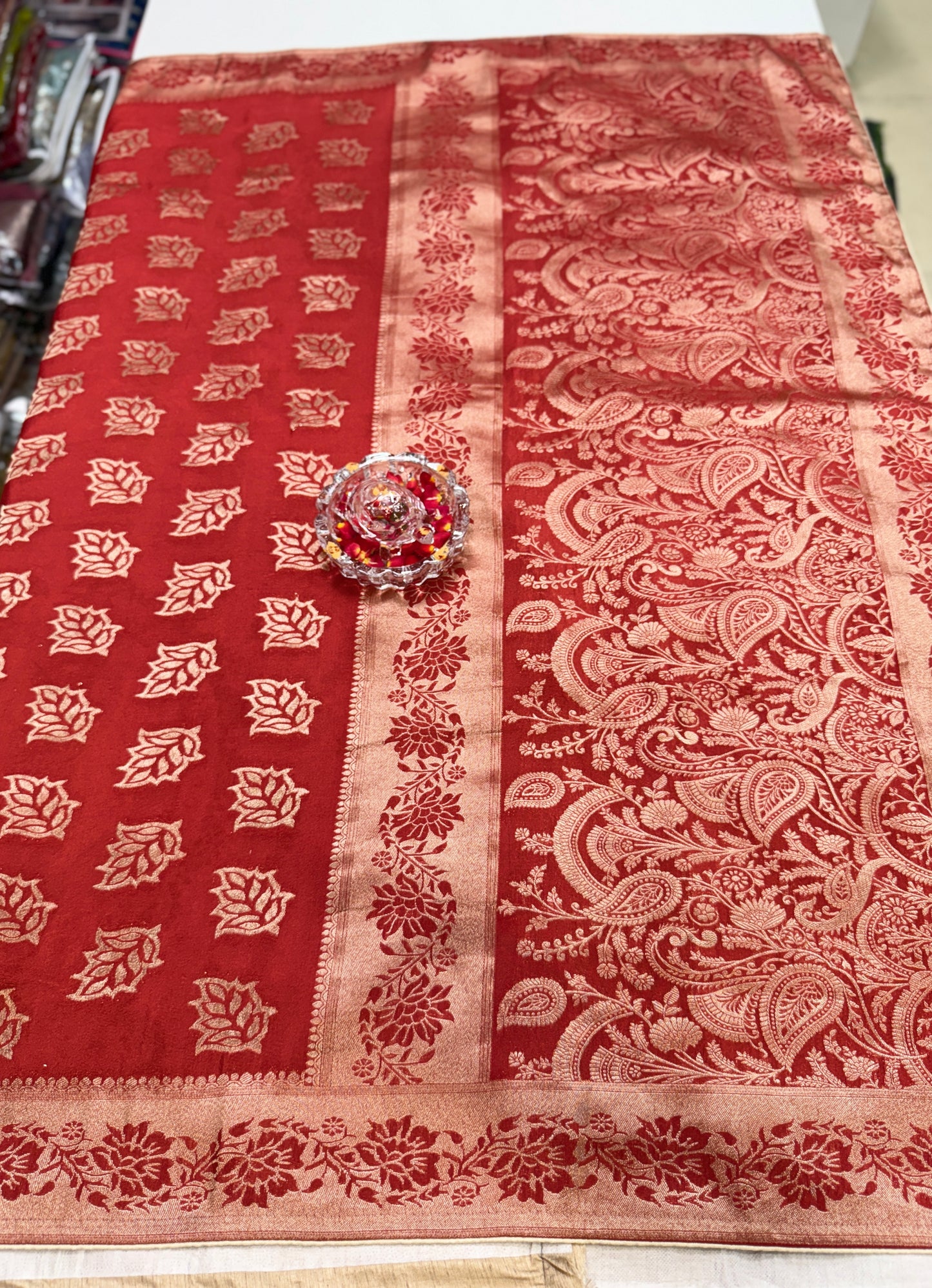 Pure Crepe Saree with Designer Contrast Blouse – Lightweight Festive Wear for Women