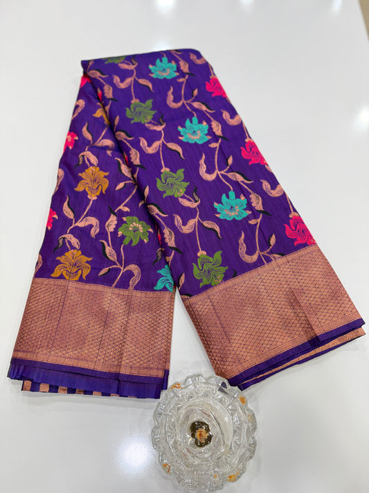 Soft silk saree with woven floral zari border and contrast pallu for women