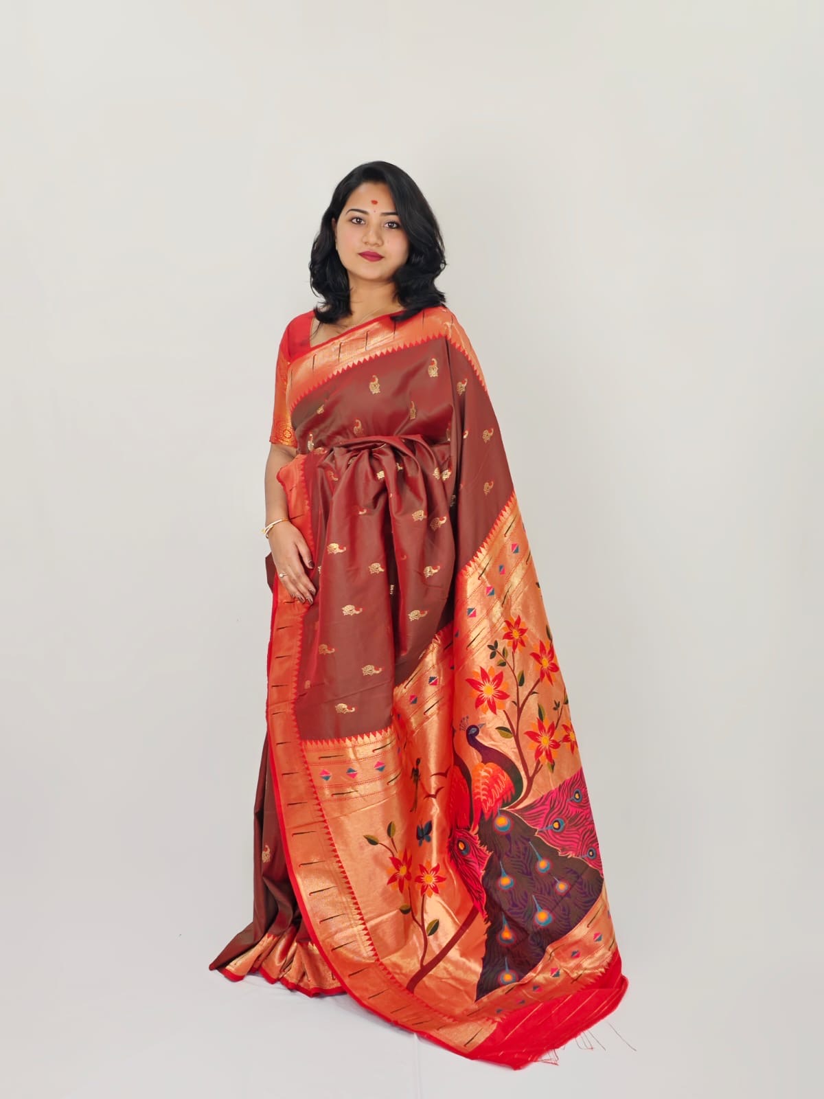 Timeless Elegance: Classic Paithani Saree Ensemble, Yours for the Taking
