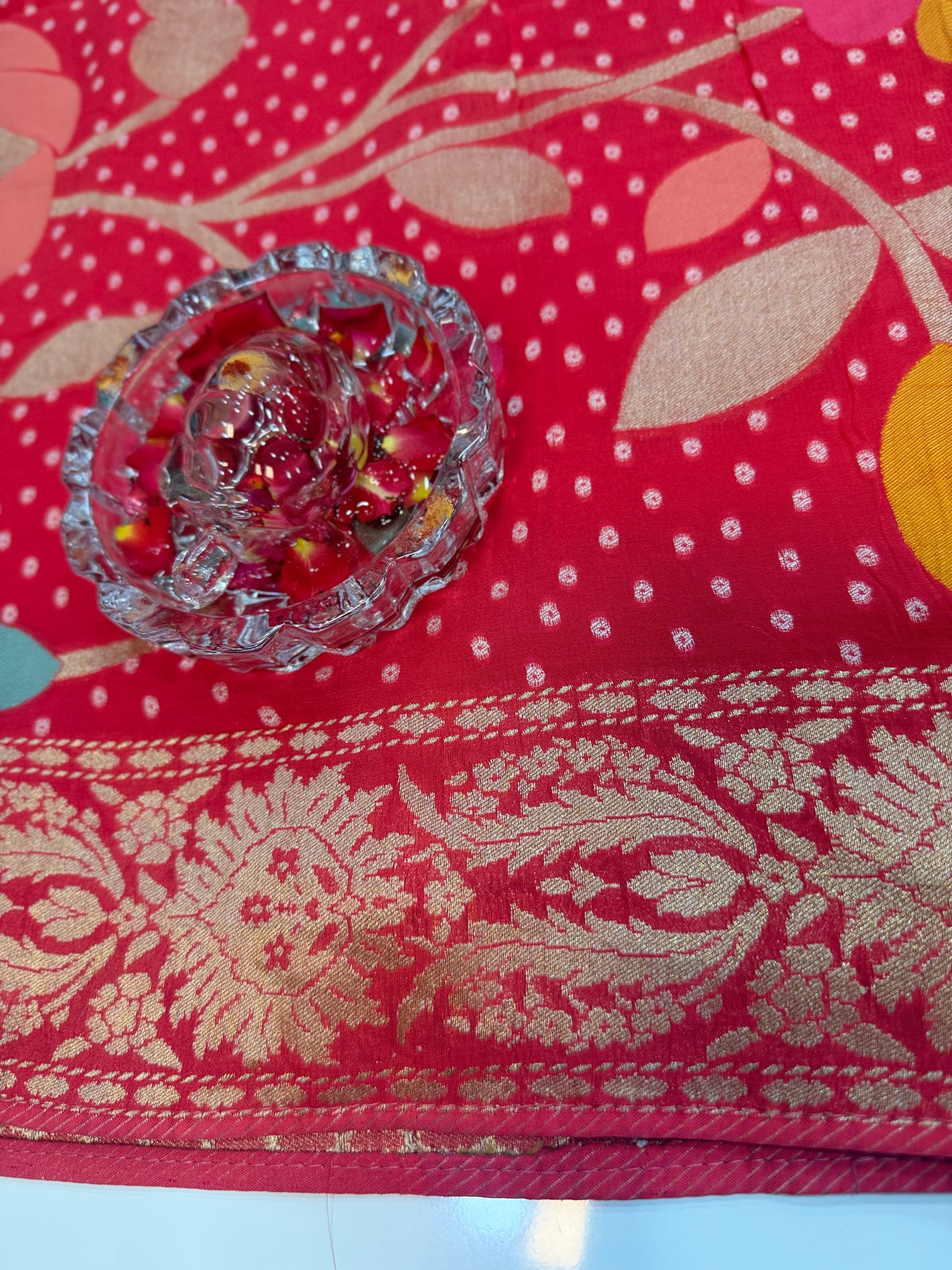 Pure Kaddi Georgette Zari Weaving Saree in Rani Pink with Circular Motifs and Floral Accents – Festive & Wedding Wear Saree for Women