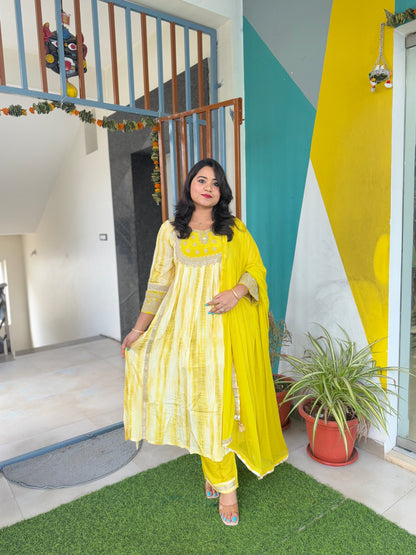 Crepe Anarkali Kurta Pant with Dupatta Set for Women – Embroidered Detailing – M to XXL