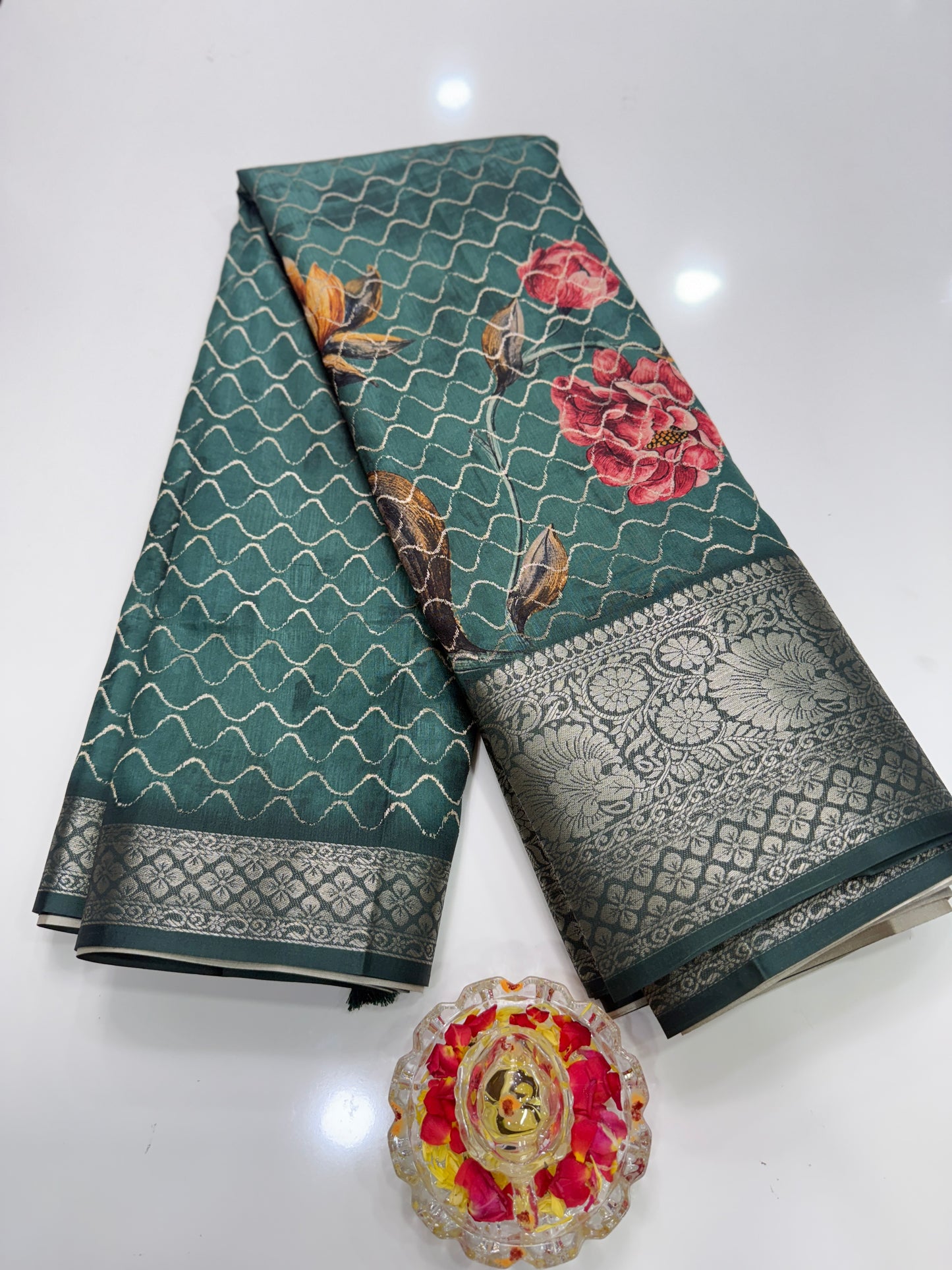 Kasargod-Style Silk Blend Saree with Zari Border and Rich Pallu – Festive Saree for Women