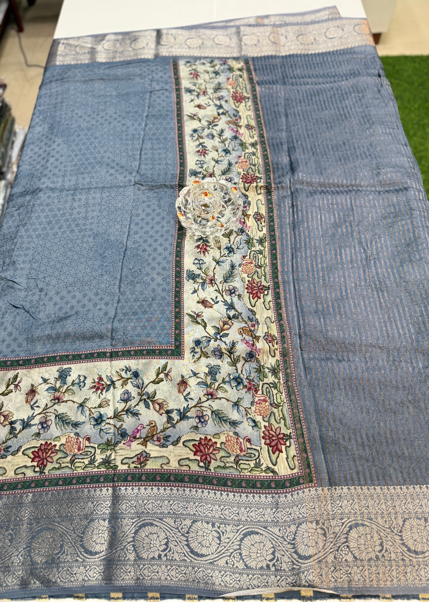 Russian Viscose Crepe Silk Chittpallu Saree with Heritage Print and Zari Border for Women