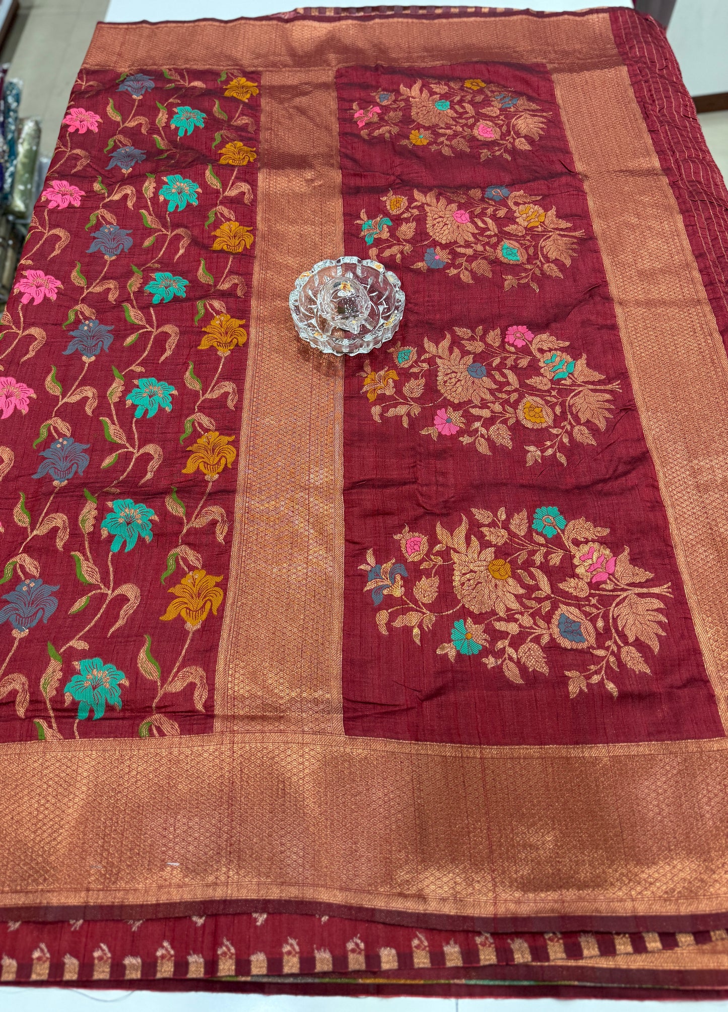 Soft silk saree with woven floral zari border and contrast pallu for women
