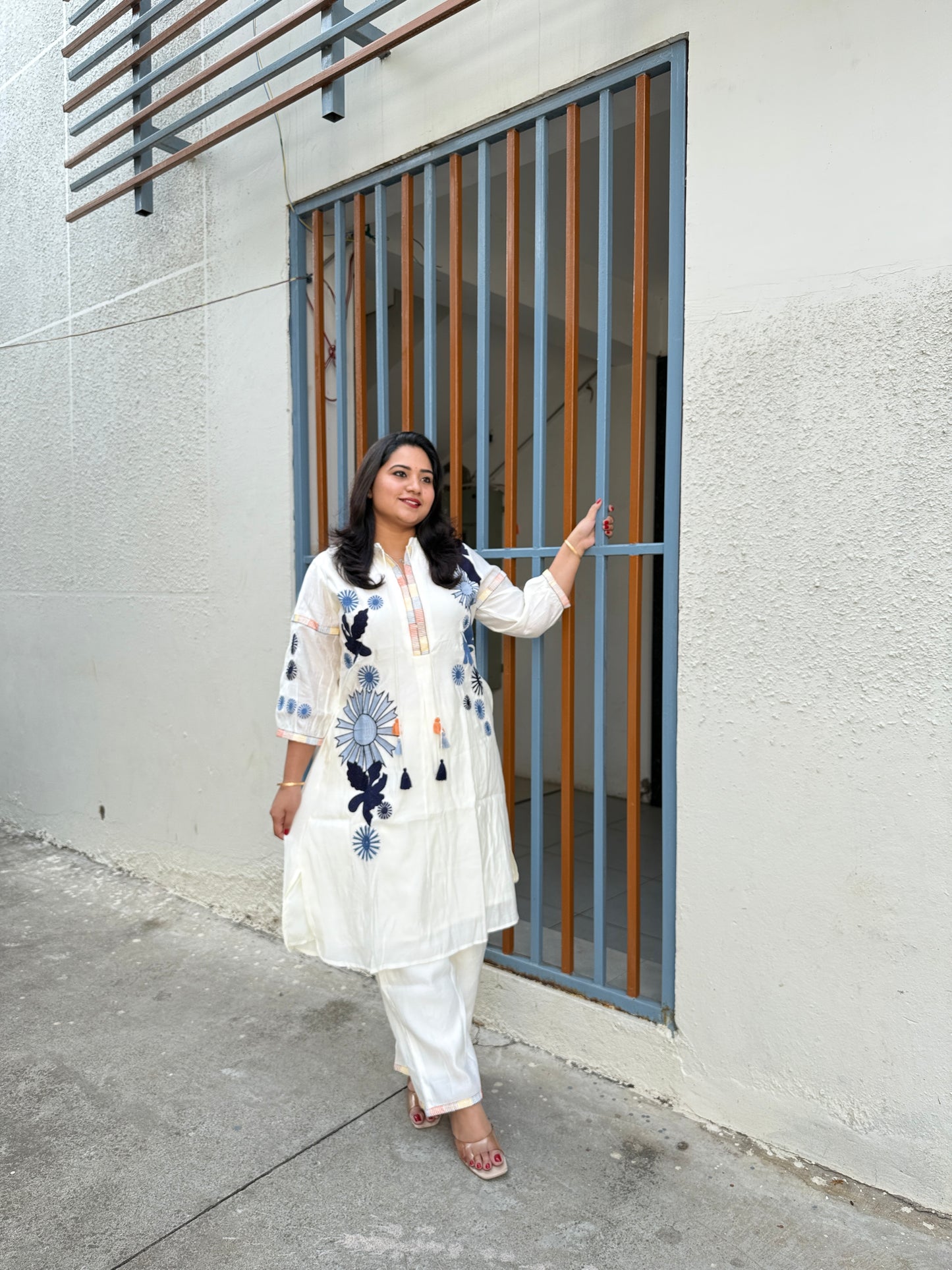 White Roman Silk Embroidered Kurta Pant Set for Women – Elegant Two-Piece Festive and Semi-Formal Outfit