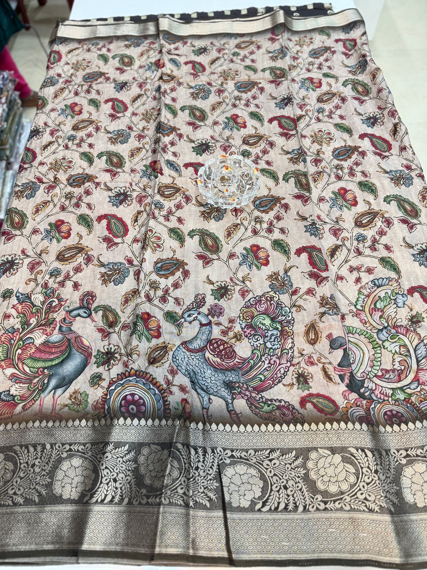 Russian Viscose Crepe Silk Chittpallu Saree with Heritage Print and Zari Border for Women