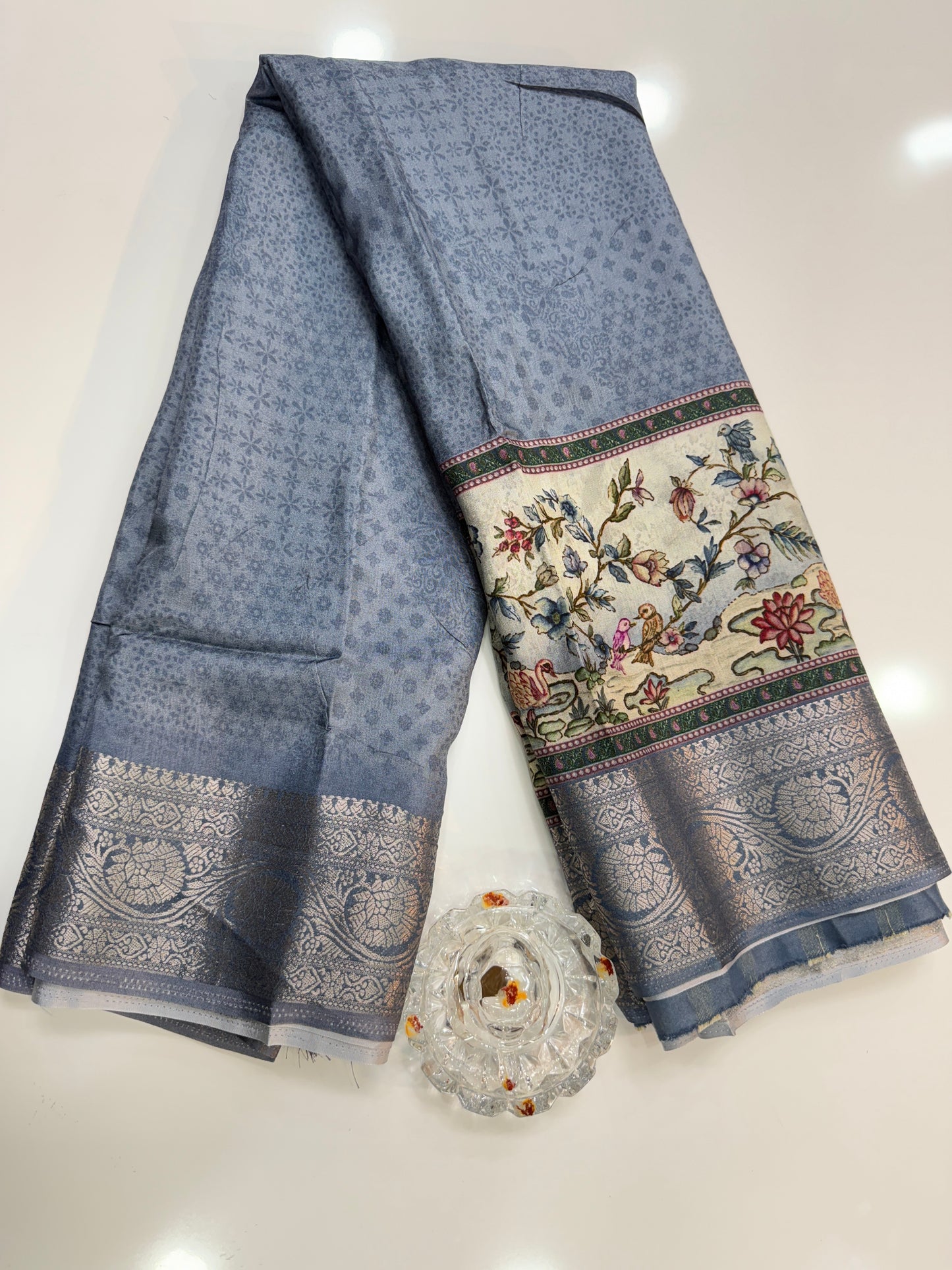 Russian Viscose Crepe Silk Chittpallu Saree with Heritage Print and Zari Border for Women