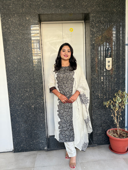 Crush Shimmer Kurta Pant Dupatta Set with Elegant Detailing Work for Women – Sizes M to XXL