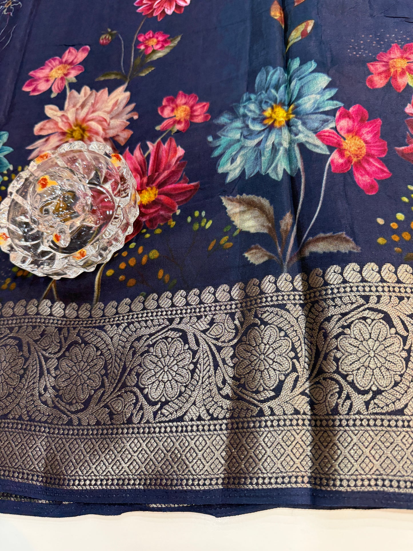 Russian Viscose Crepe Silk Chittpallu Saree with Heritage Print and Zari Border for Women