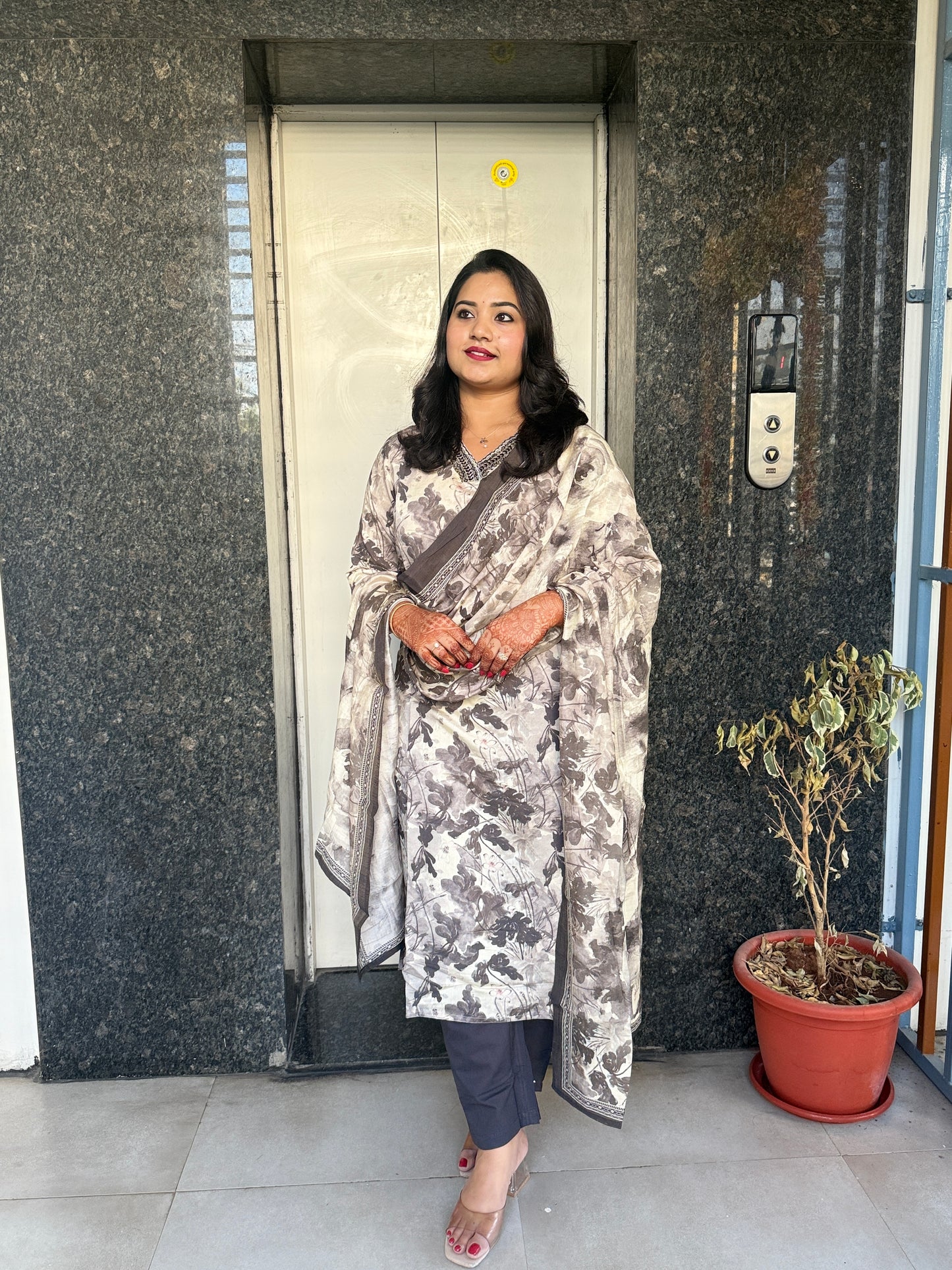 Modal Kurta Pant Dupatta Set with Beautiful Detailing Work – M to XXL